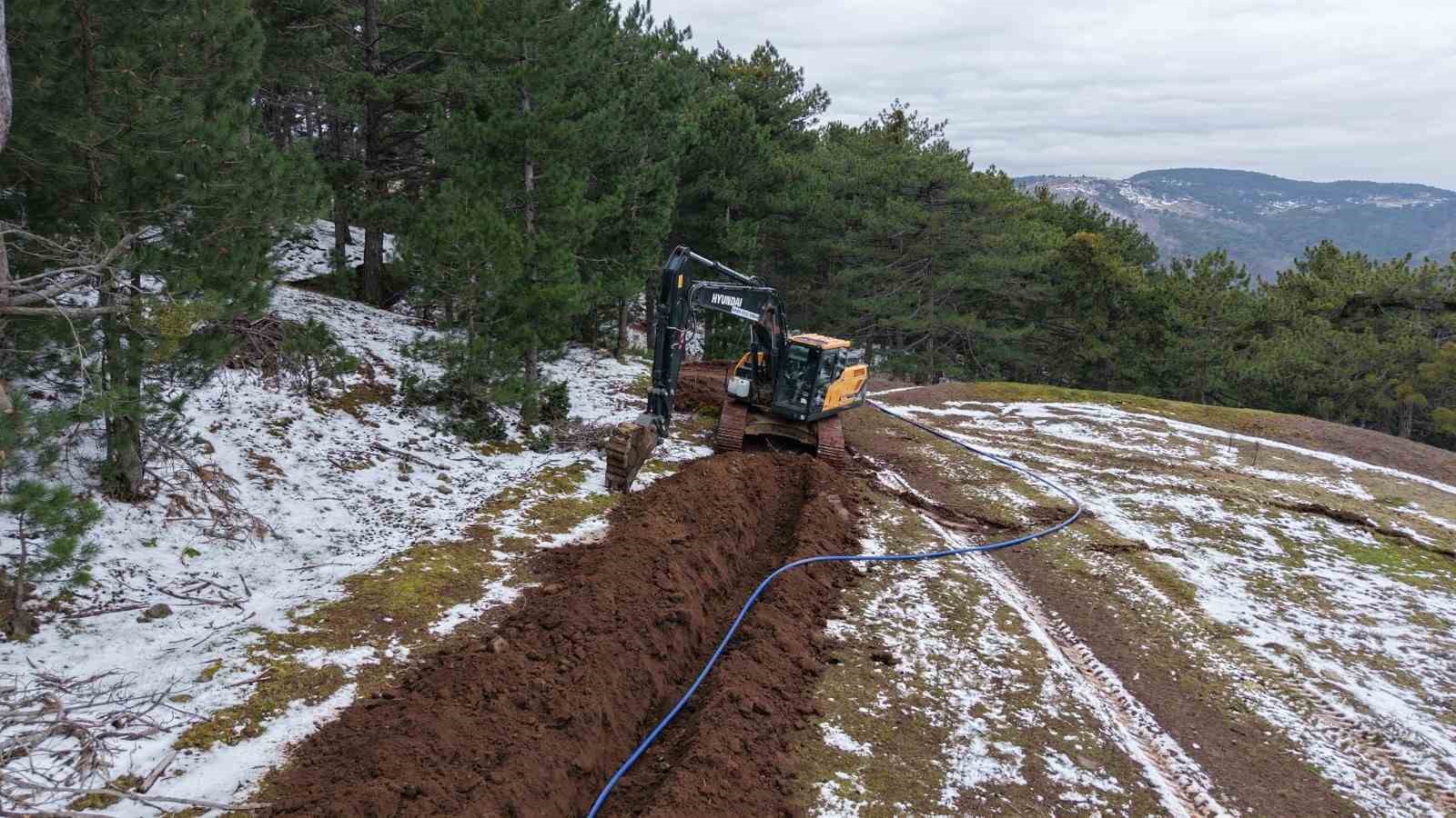 Karlı hava, buzla kaplanmış arazi MASKİ&rsquo;ye engel değil
