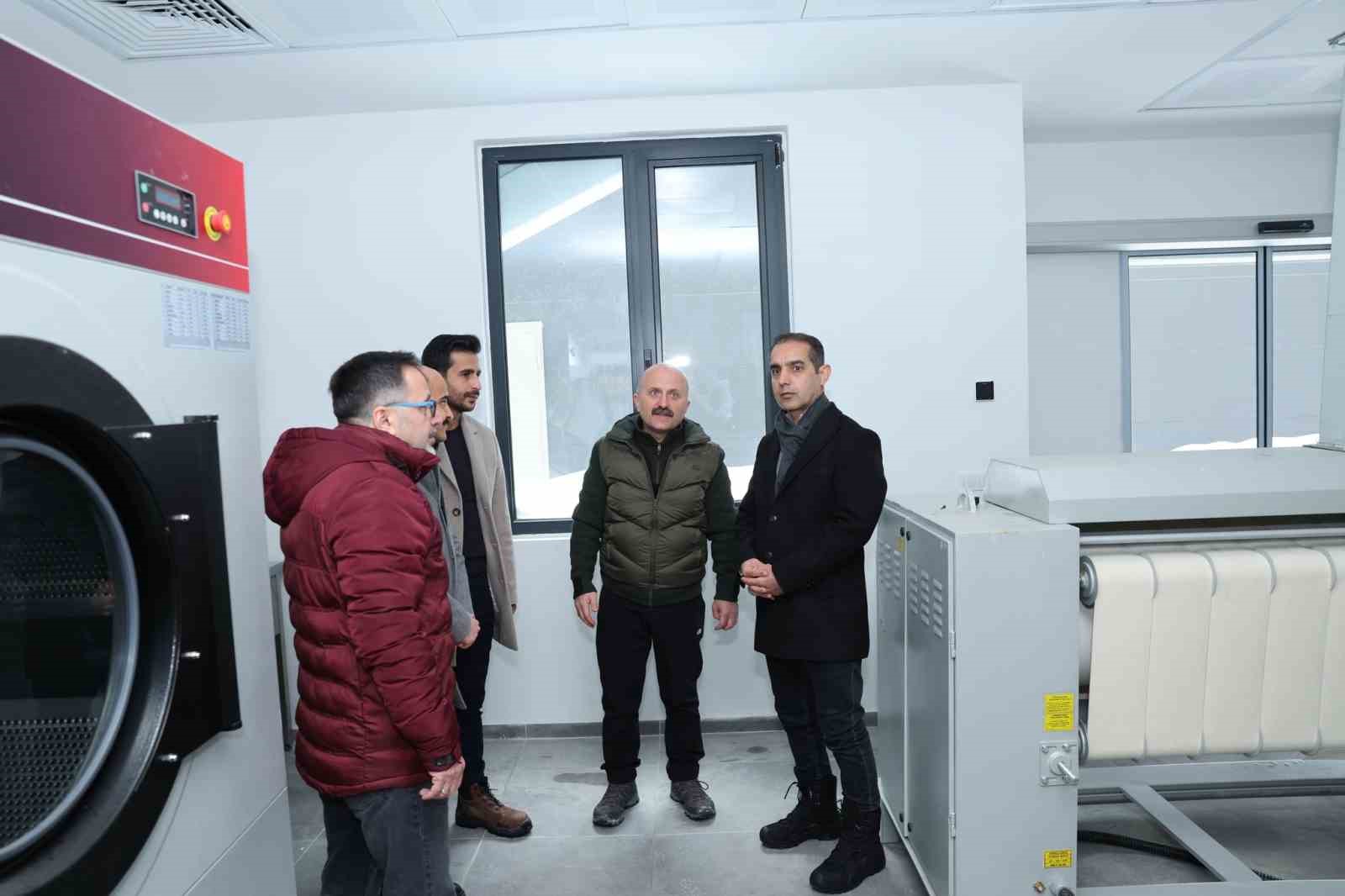 Vali Varol, Çelikhan Devlet Hastanesi İnşaatını inceledi