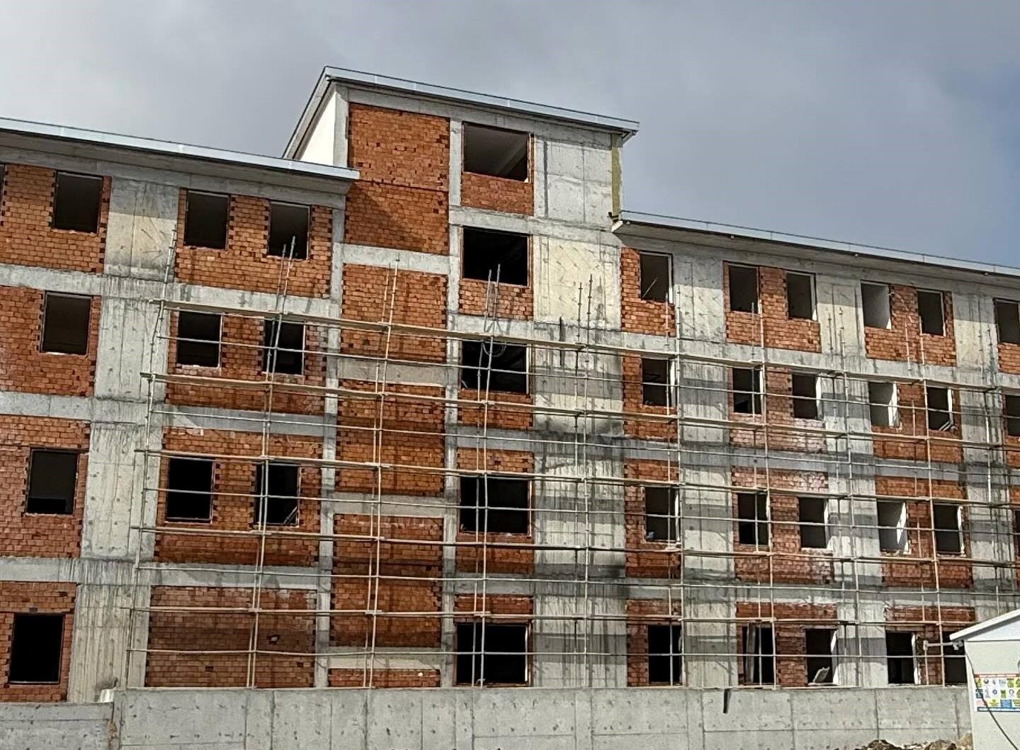 Simav&rsquo;da 300 kişilik &ouml;ğrenci yurdu inşaat alanında inceleme
