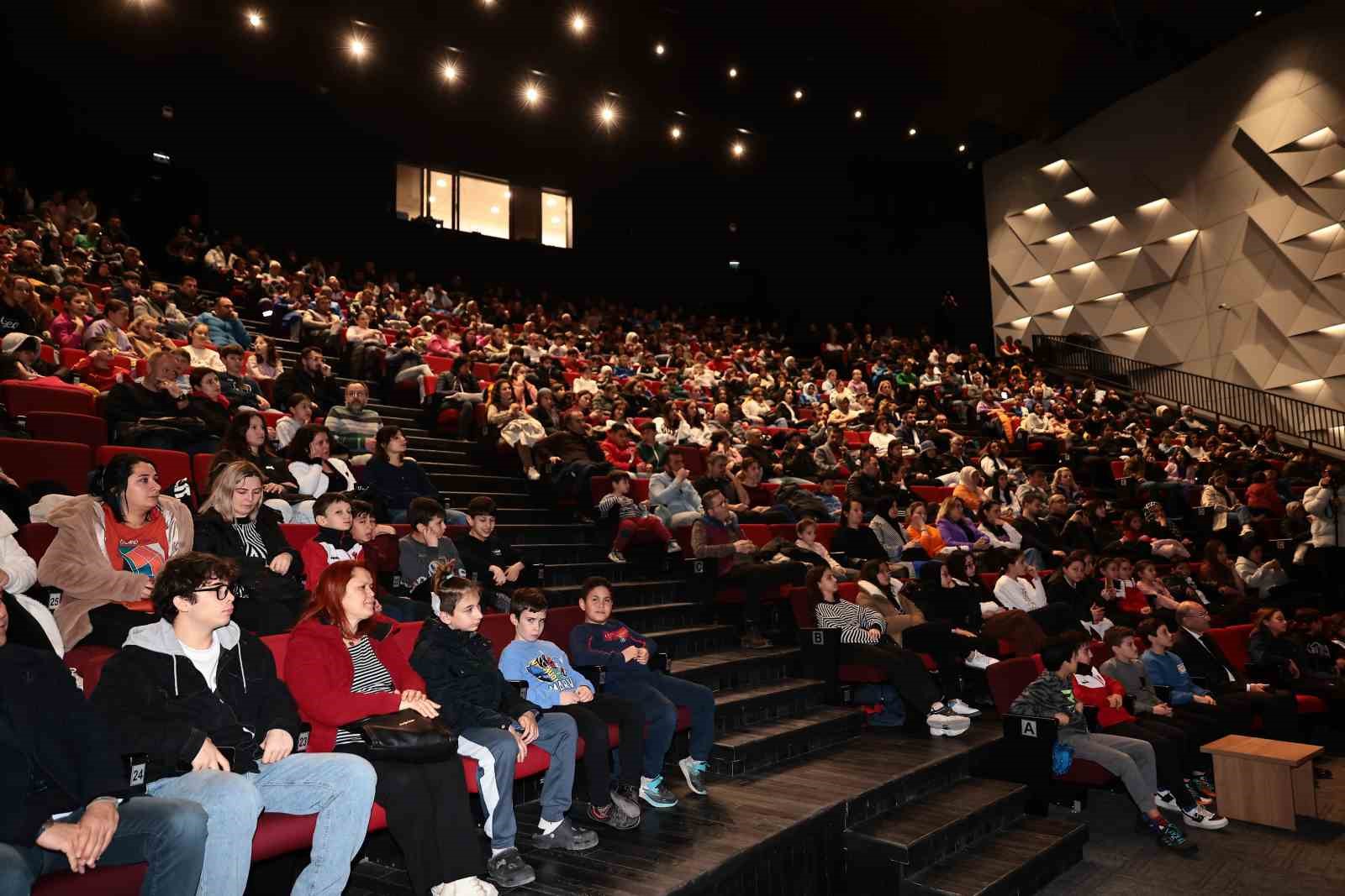 Denizli B&uuml;y&uuml;kşehir Belediyesi sporcuların psikolojik gelişimi i&ccedil;in konferans d&uuml;zenlendi
