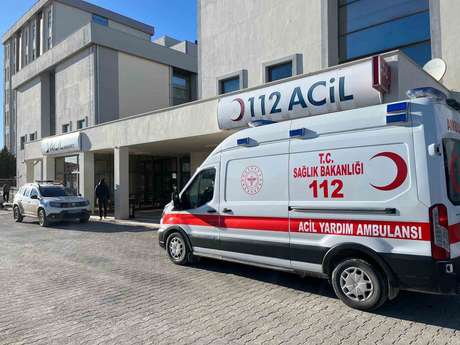 Besni’de otomobilin çarptığı çocuk yaralandı