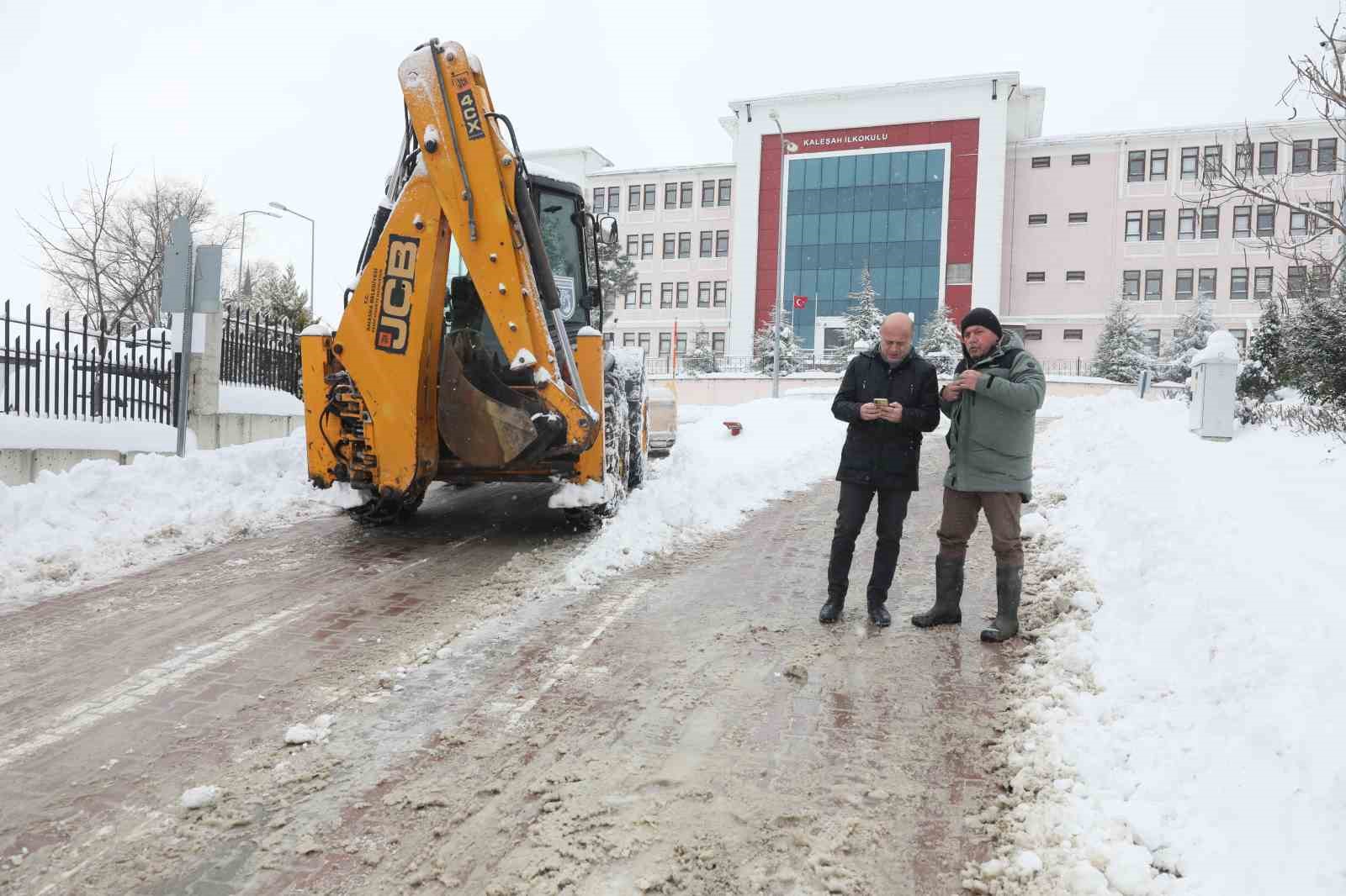 Karadeniz’in turizmde gözde şehri beyaz örtü ile kaplandı