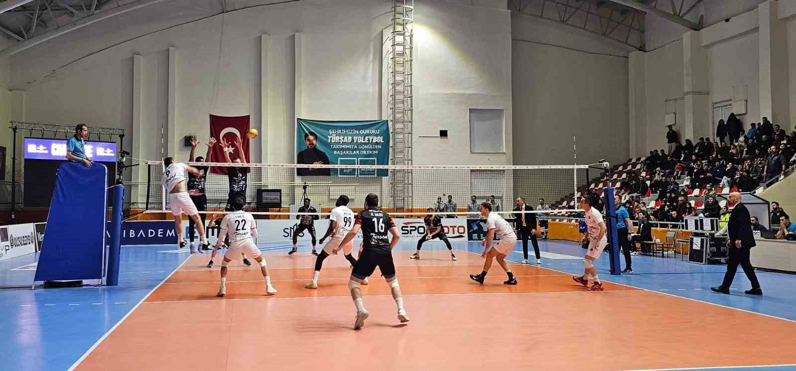 Efeler Ligi: T&Uuml;RŞAD: 1 - Bursa B&uuml;y&uuml;kşehir Belediyespor: 3
