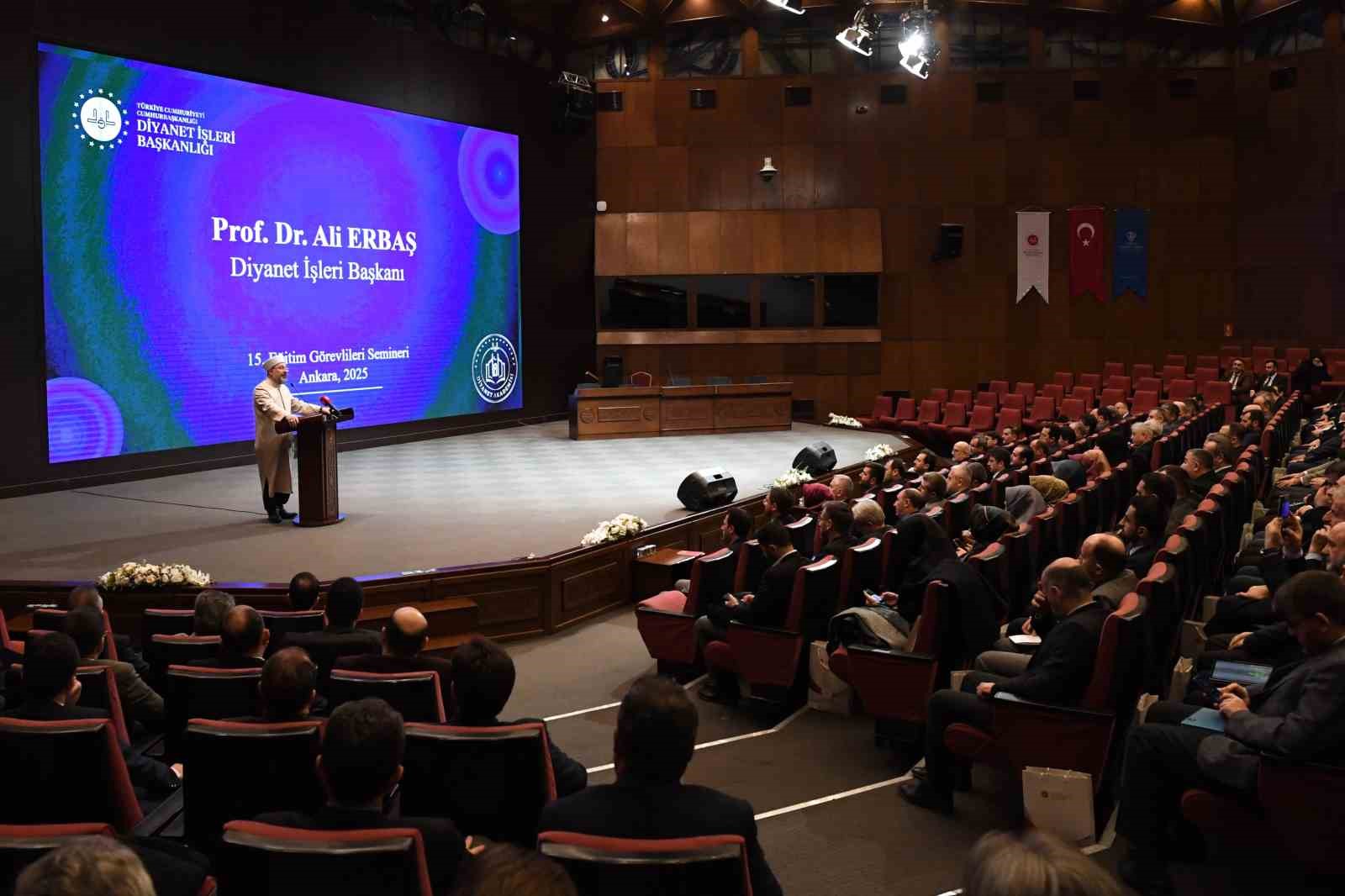 Diyanet İşleri Başkanı Erbaş: "İnsan yetiştirmek sarraf hassasiyeti gerektirir"
