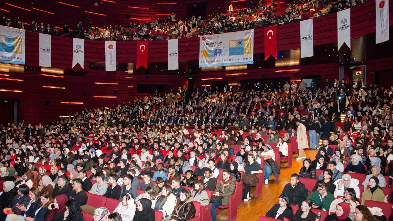 Sel&ccedil;uk &Uuml;niversitesi ev sahipliğindeki İKAF&rsquo;25 g&ouml;z doldurdu
