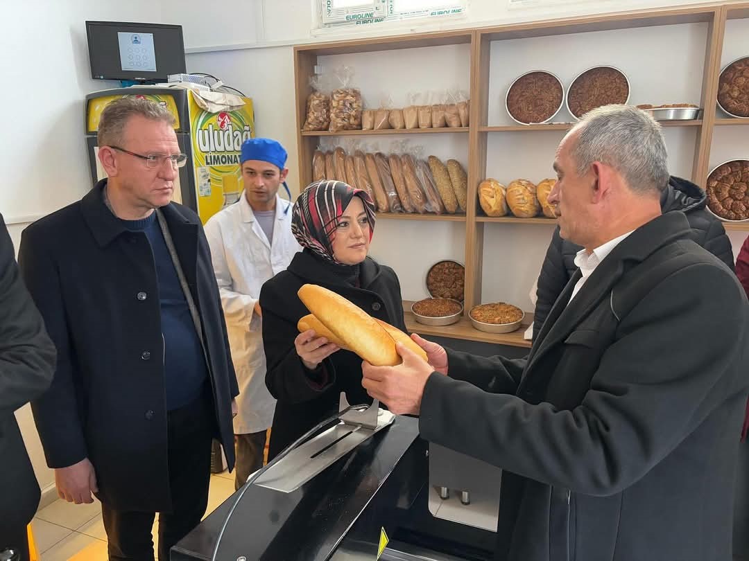 Simav Demirci’de Halk Ekmek Fabrikası ve Üretim Tesisleri incelendi
