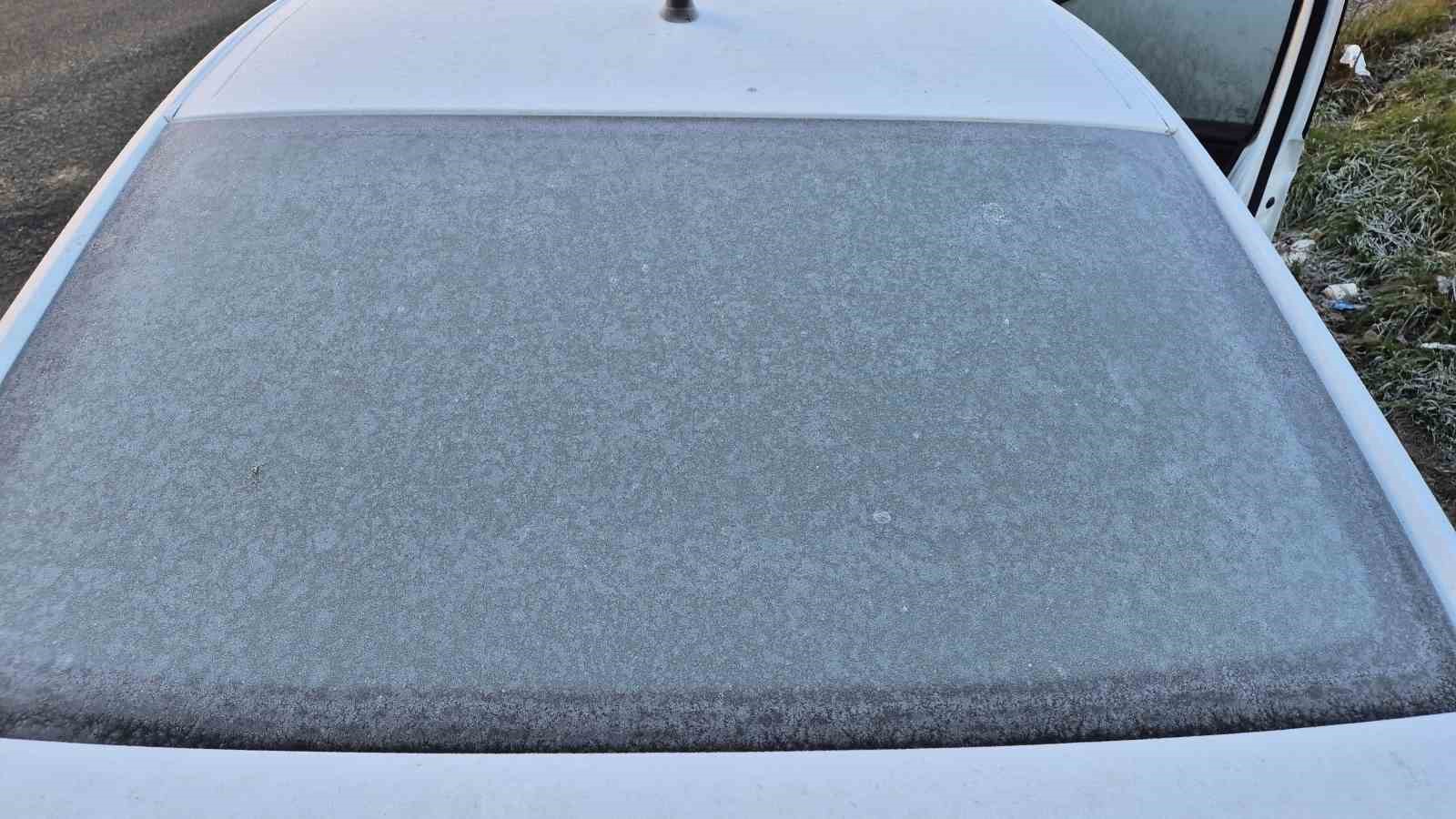 Tekirdağ’da araçlar buz tuttu