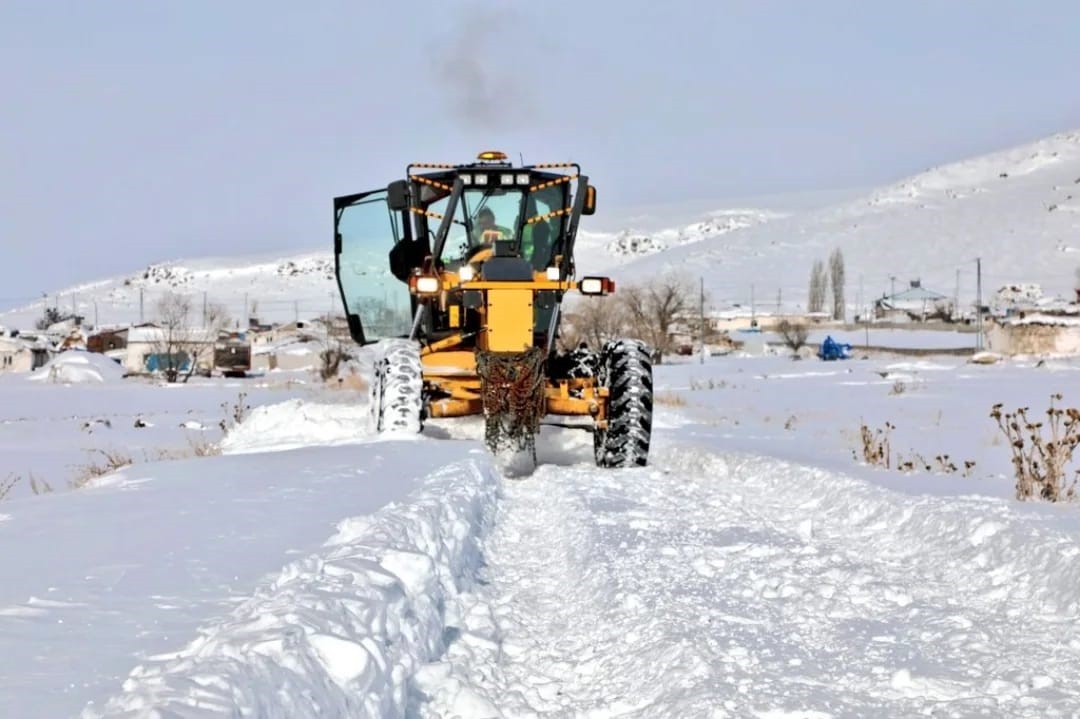 Kars’ta kapalı köy yolu kalmadı
