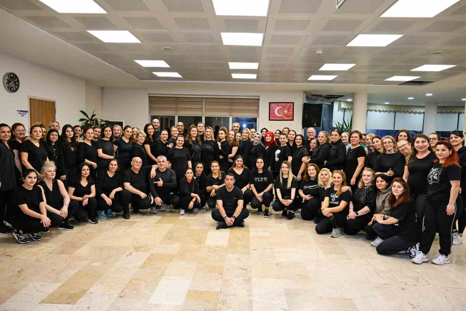 Esenyurt Belediyesi Halk Oyunları Kursuna yoğun ilgi
