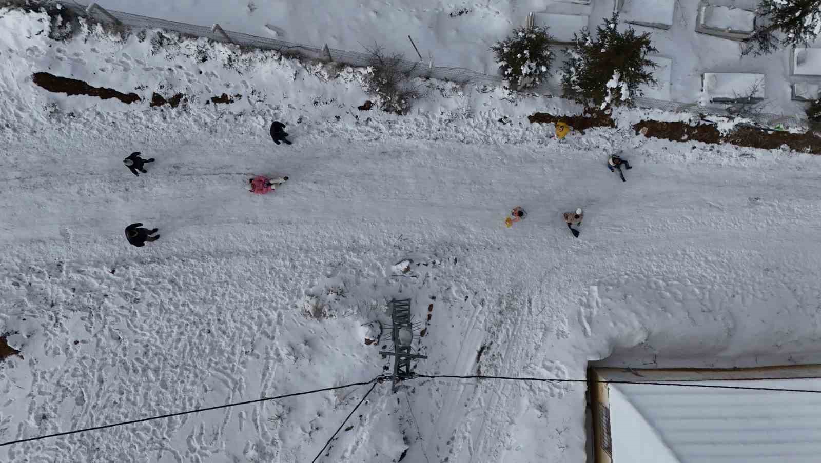 Temiz hava, beyaz manzara: Vatandaşların kar keyfi