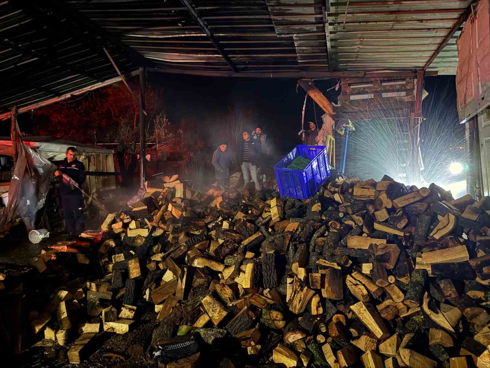 Fethiye&rsquo;de oduncuda &ccedil;ıkan yangın s&ouml;nd&uuml;r&uuml;ld&uuml;
