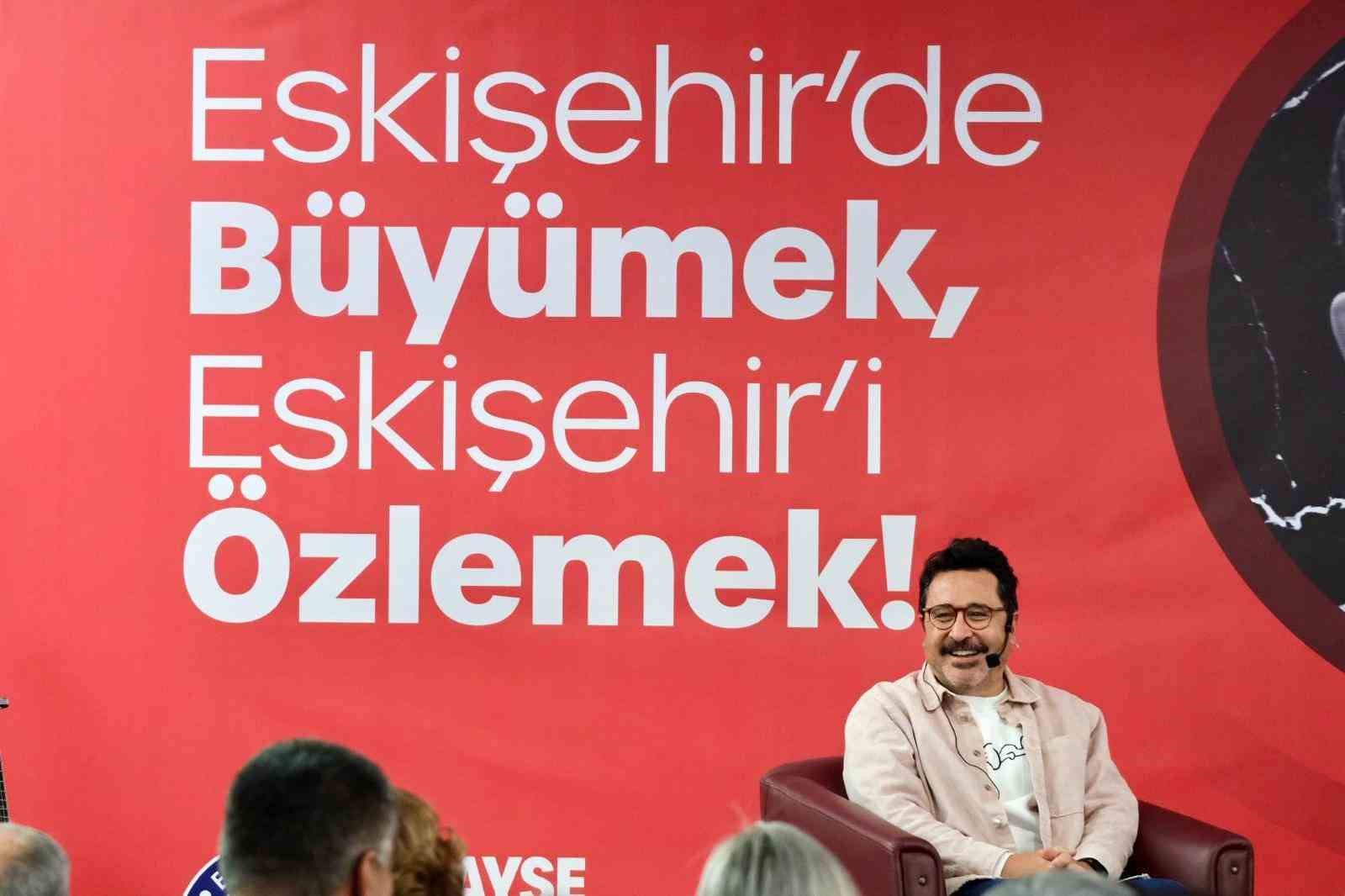 &Uuml;mit Alan ve Tuna Kiremit&ccedil;i Eskişehirlilerle buluştu
