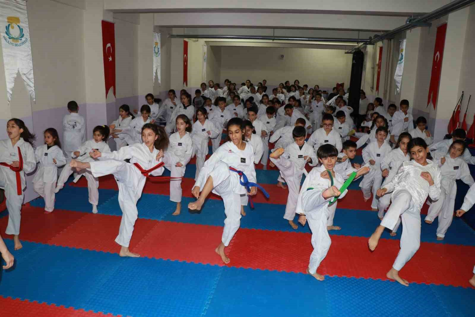 Haliliye&rsquo;de spora destek artıyor
