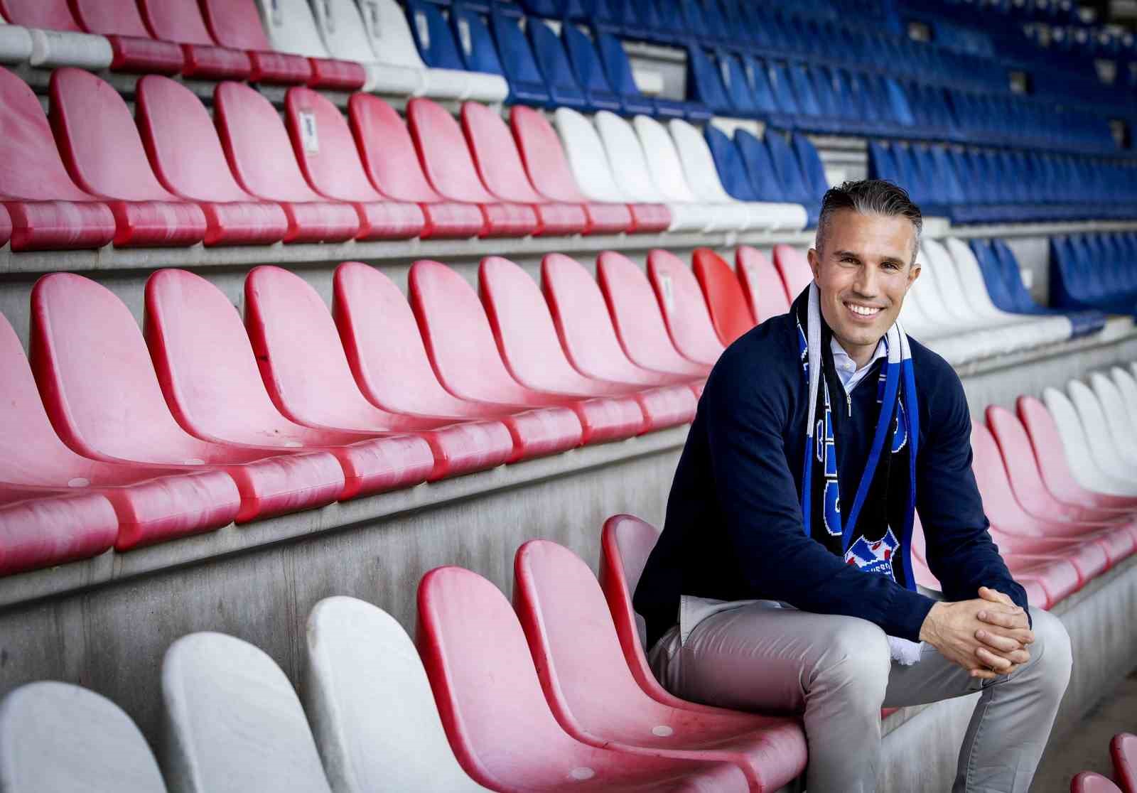 Feyenoord&rsquo;un yeni teknik direkt&ouml;r&uuml; Robin van Persie oldu
