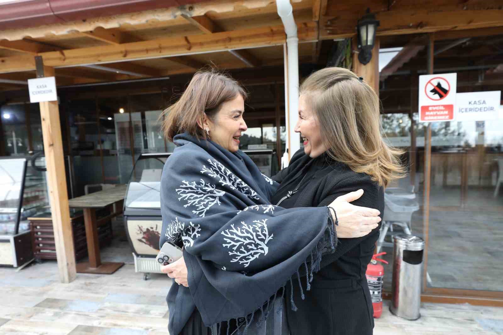 CHP&rsquo;li belediye başkanlarının eşleri &rsquo;Ortak akıl&rsquo; i&ccedil;in buluştu
