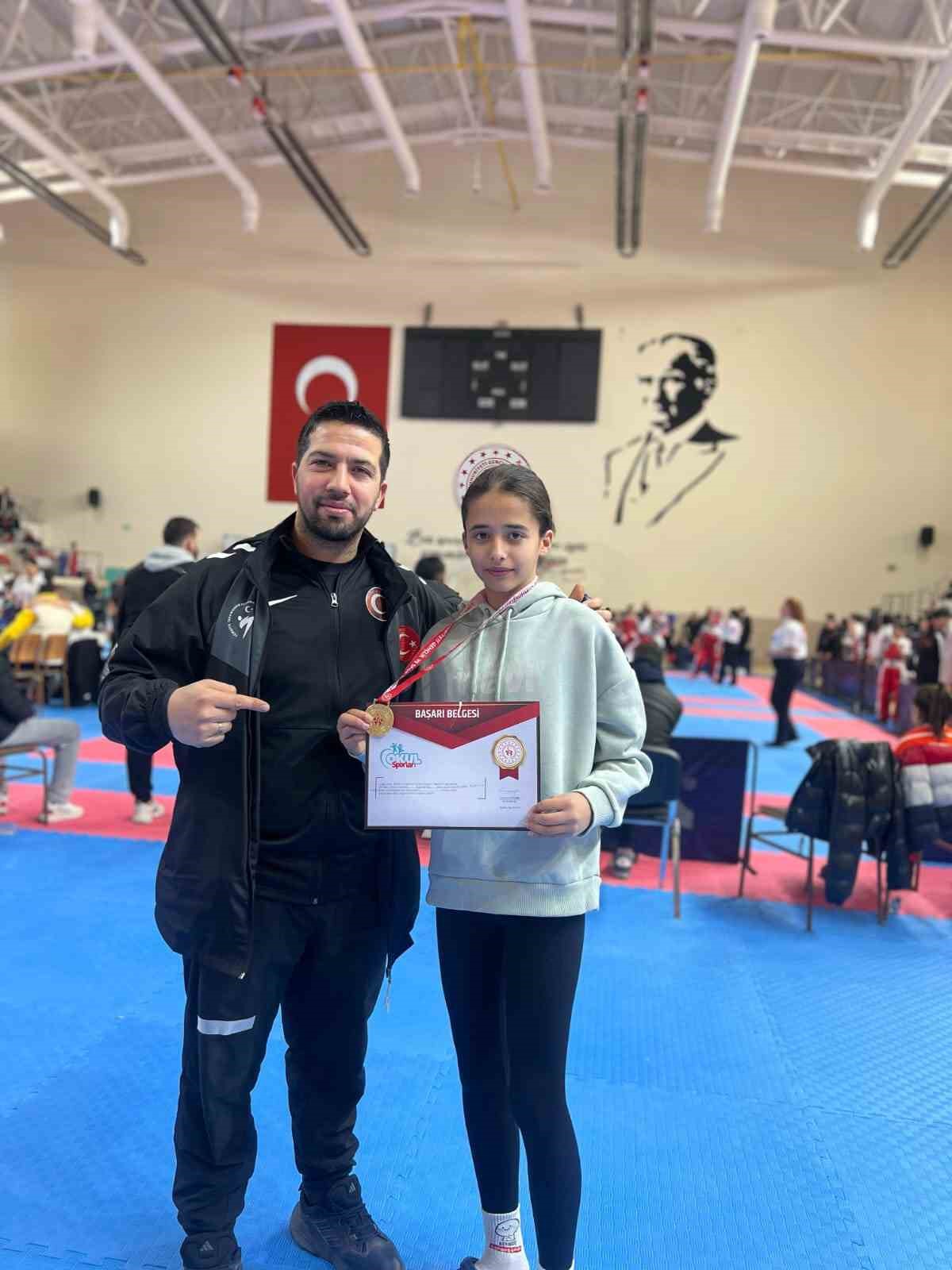 Osmaniyeli kick boksçulardan, Türkiye Şampiyonası’nda başarı