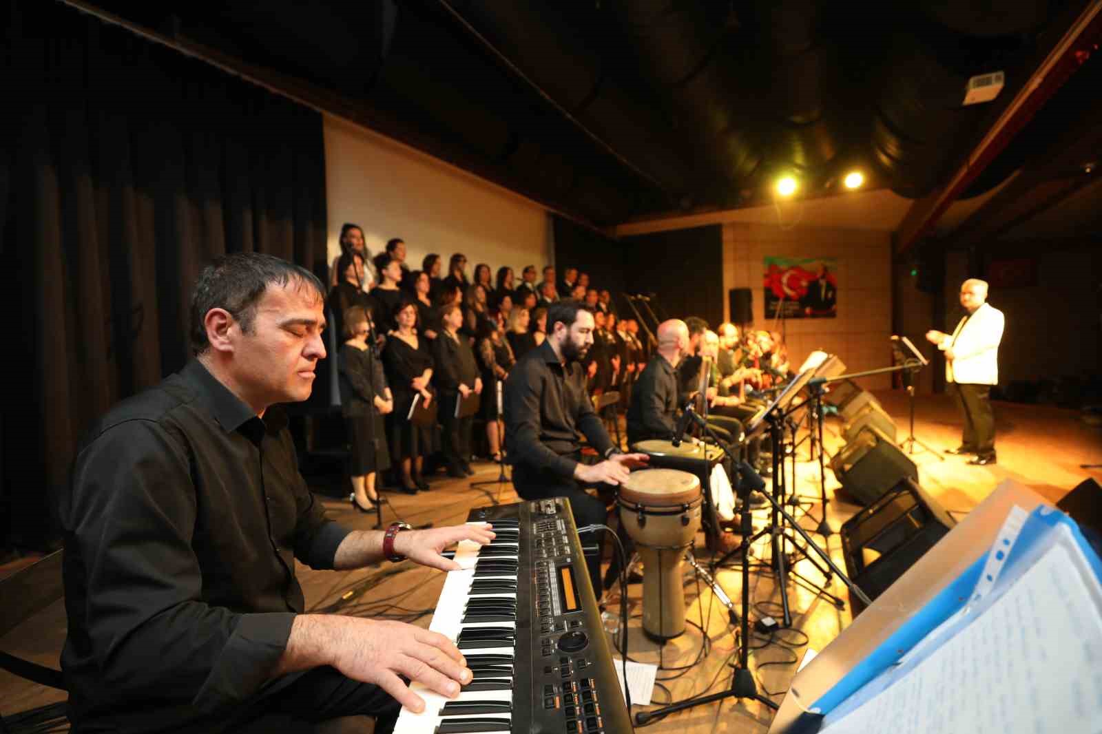 Yunusemre Belediyesinden türkü şöleni