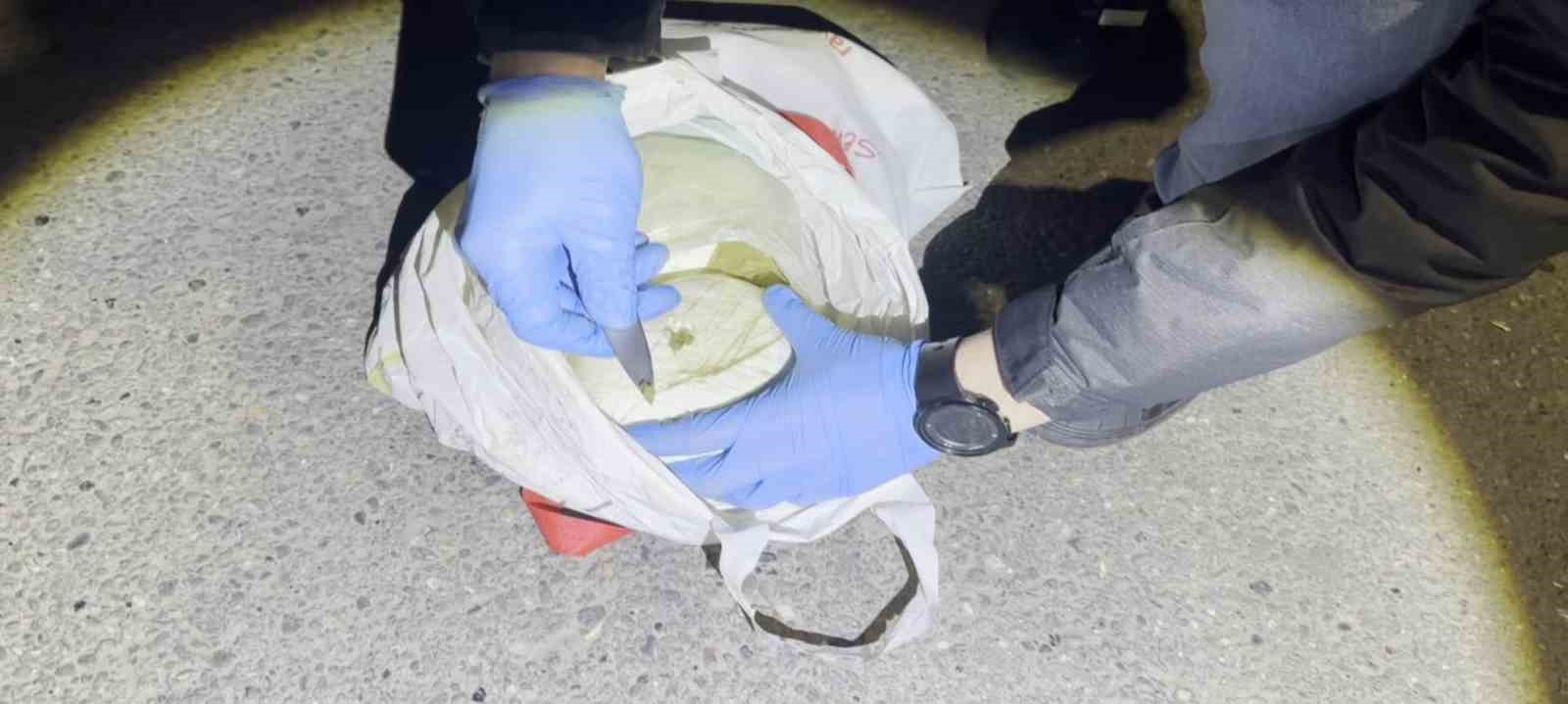 Batman’da otomobilde 1 kilo toz esrar ele geçirildi: 2 tutuklama
