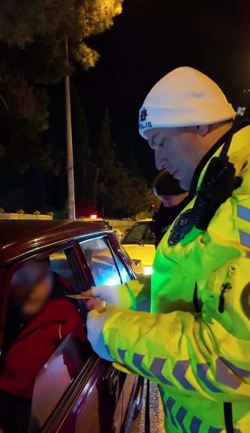 Isparta’da 1 saatte toplam 16 sürücüye idari para cezası uygulandı