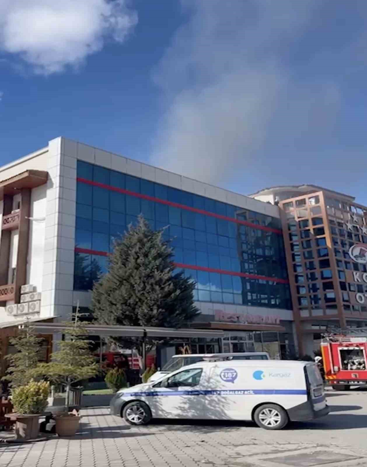 Çankırıda korkutan otel yangını: Ekiplerin hızlı müdahalesi ile söndürüldü