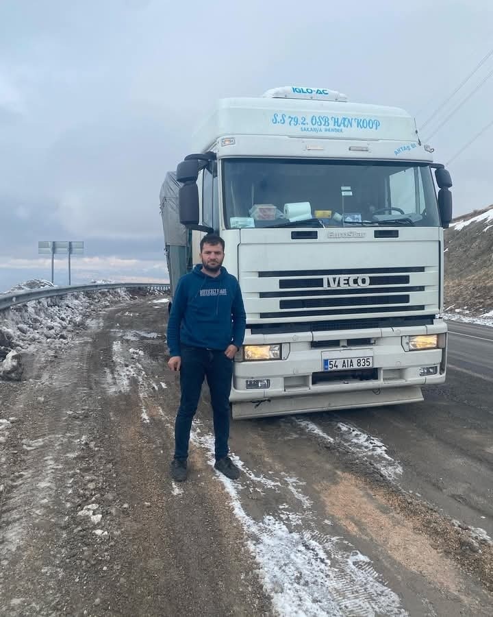 Tamir etmek istediği tırın altında kalmıştı, 4 g&uuml;n sonra hayatını kaybetti
