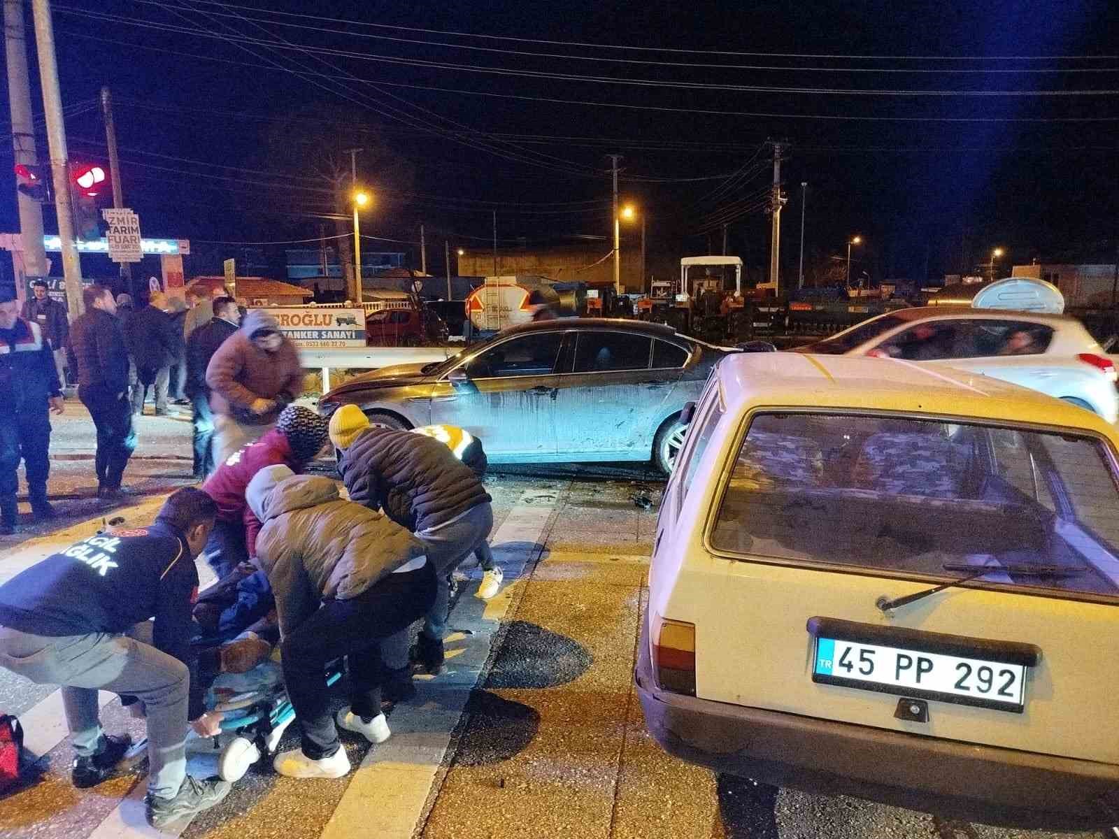 Manisa’da zincirleme kaza: 1 yaralı