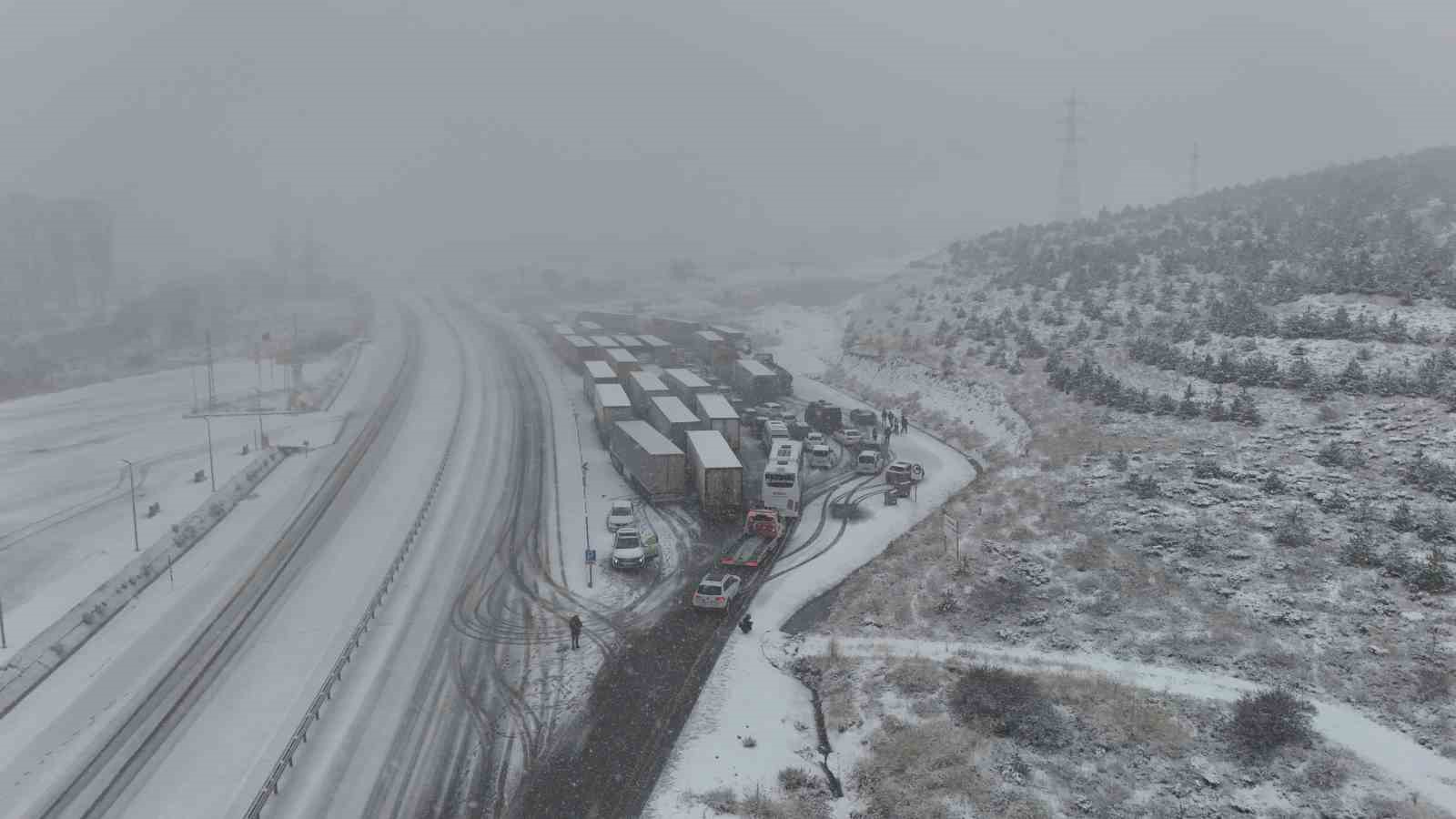 Erzincan’ın yüksek kesimlerinde kar ve sis etkili oluyor
