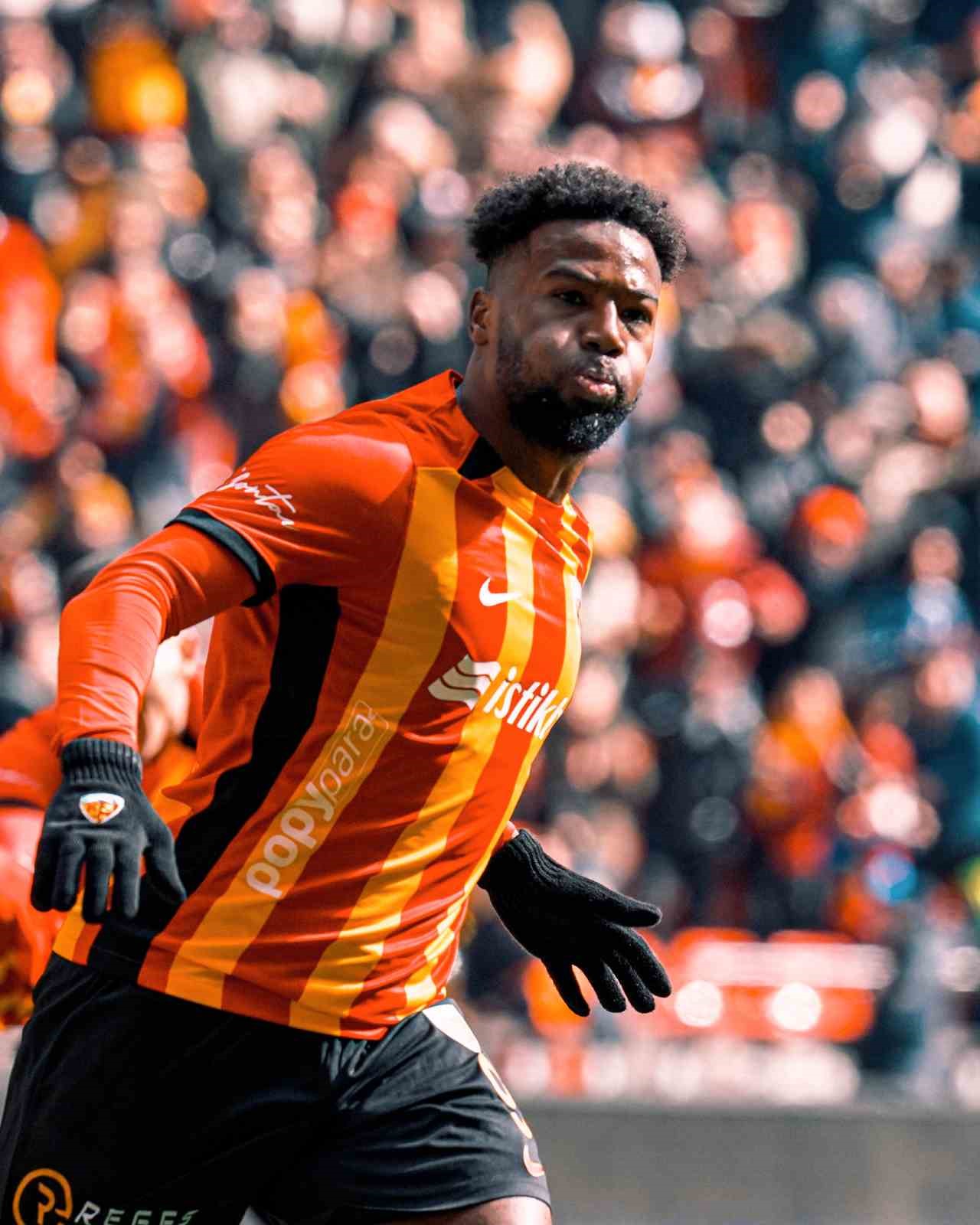 Duckens Nazon 5. golünü attı