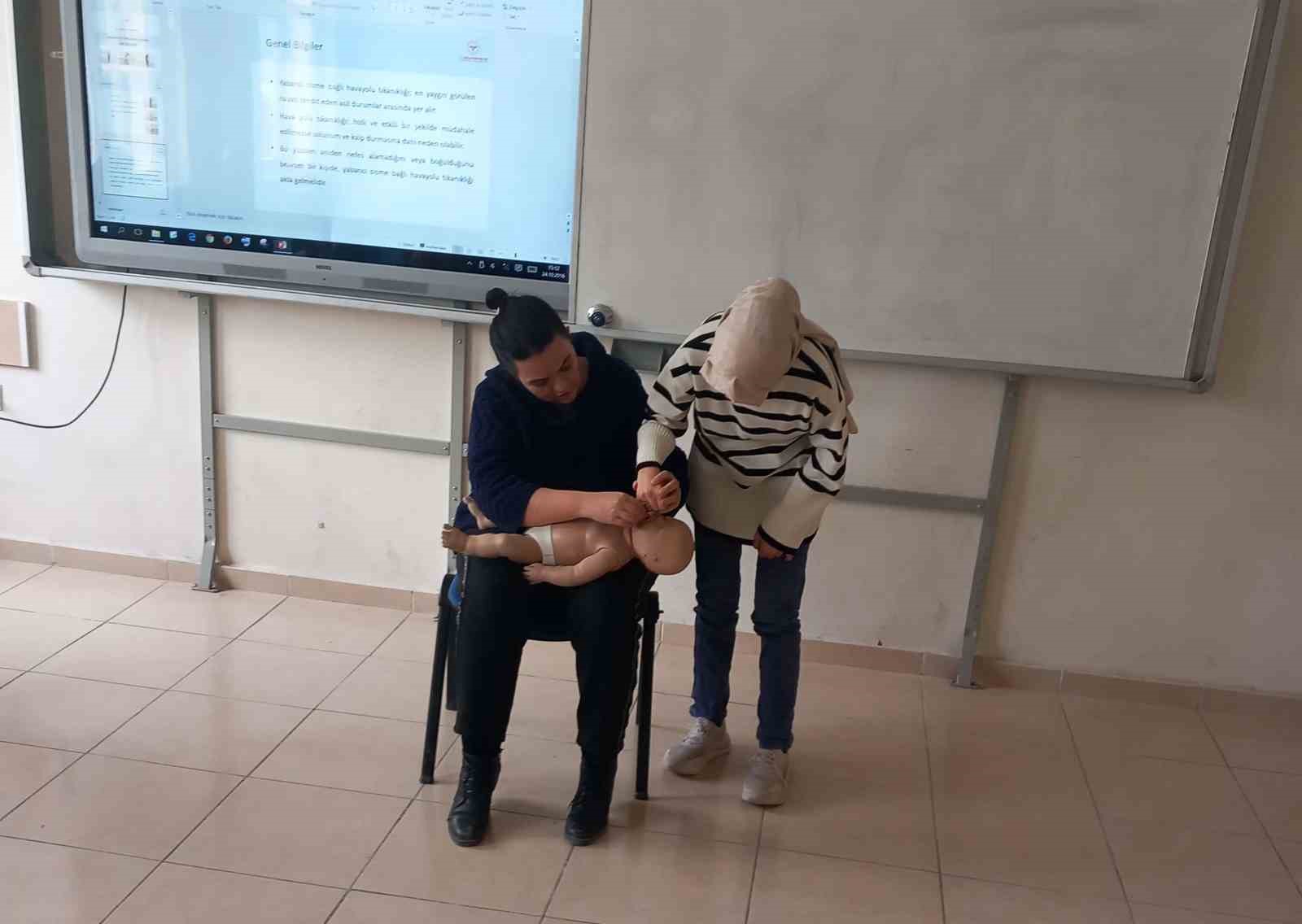 Kütahya’da görme engellilere ilk yardım kursu