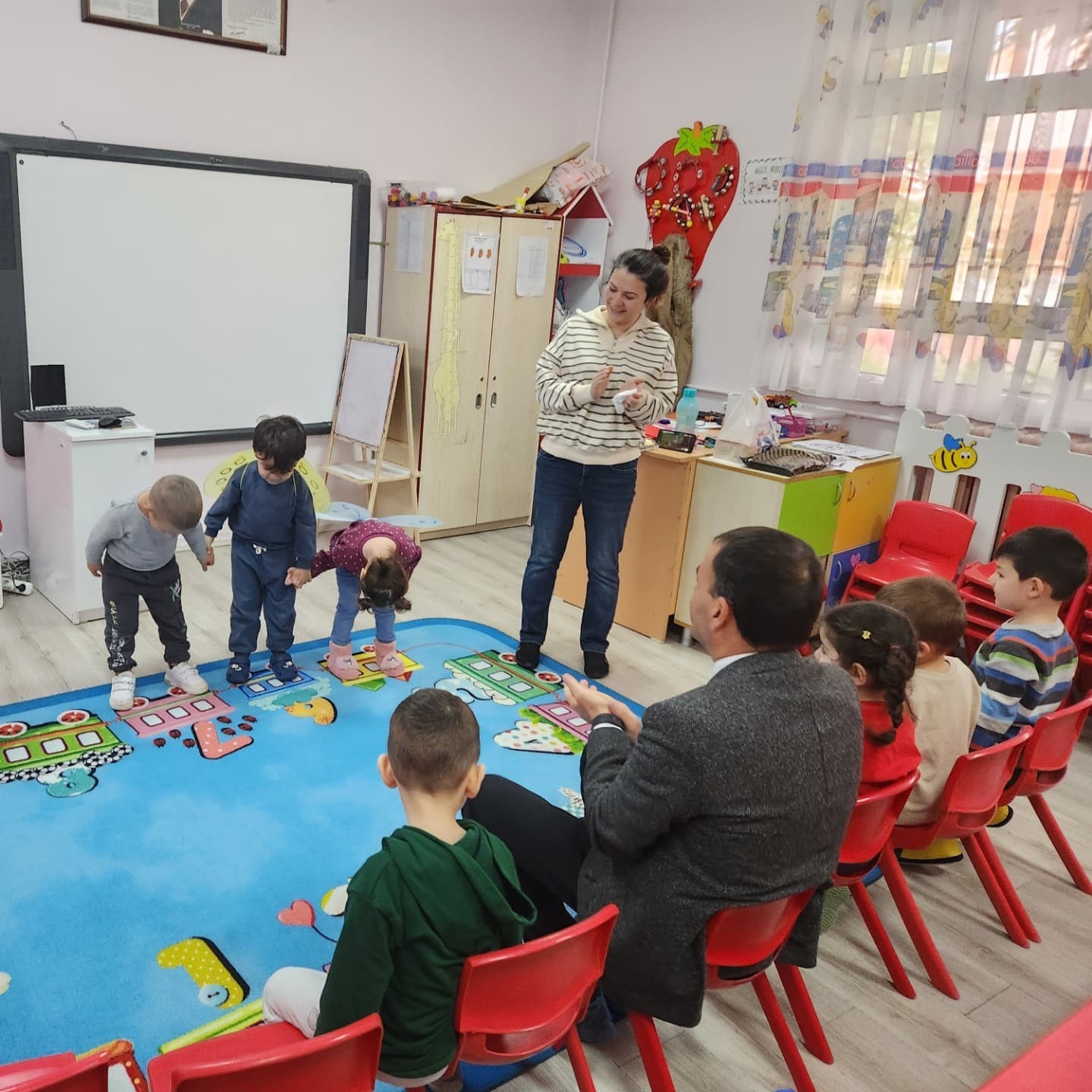 Miniklerle keyifli anlar yaşadı