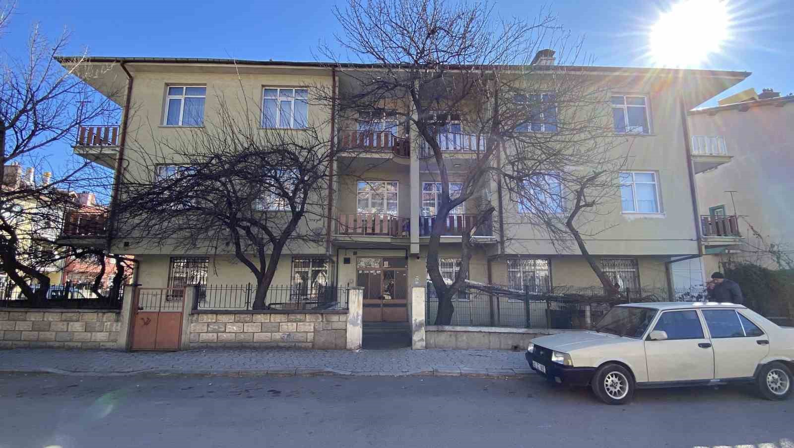 Kocasını s&uuml;rekli alkol alıp kavga ettiği i&ccedil;in &ouml;ld&uuml;rm&uuml;ş
