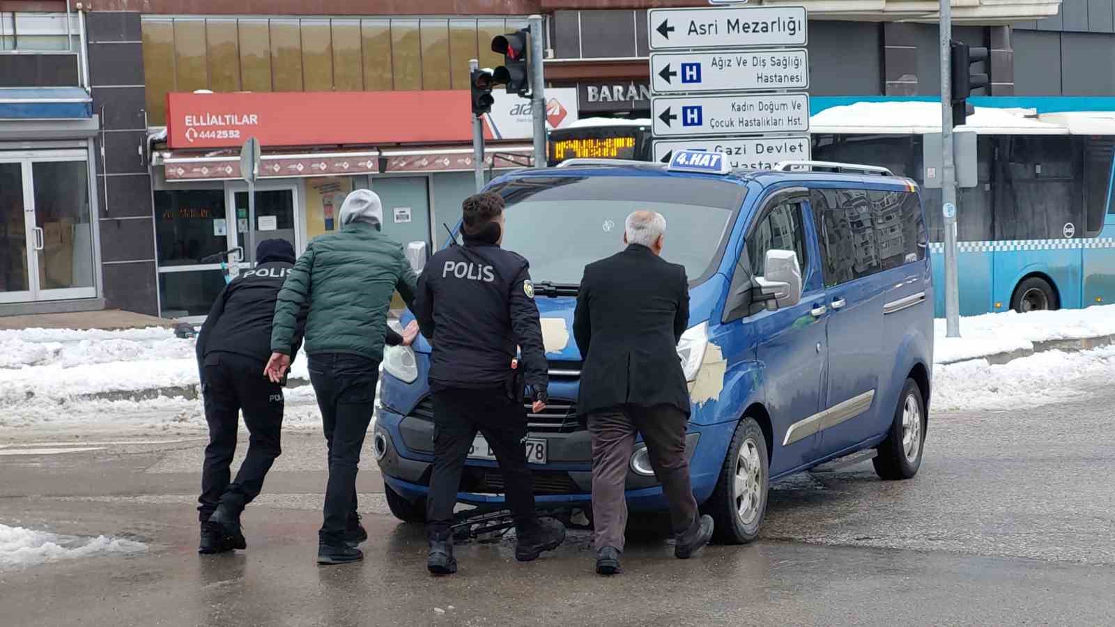 Samsun’da iki dolmuş çarpıştı: 1 yaralı