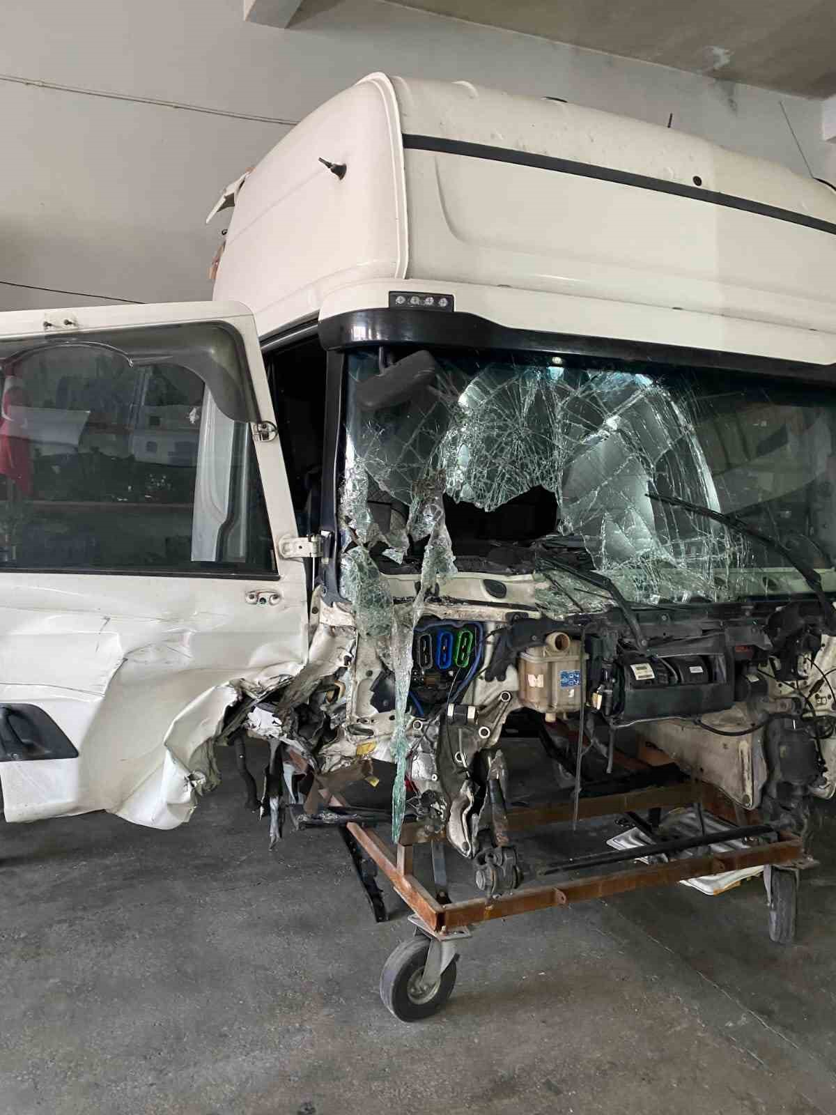 &Ccedil;anakkale&rsquo;de kaza yapan &ccedil;ekici TIR&rsquo;ı &ccedil;alıp, Konya&rsquo;da yakalanan 5 ş&uuml;pheli serbest kaldı
