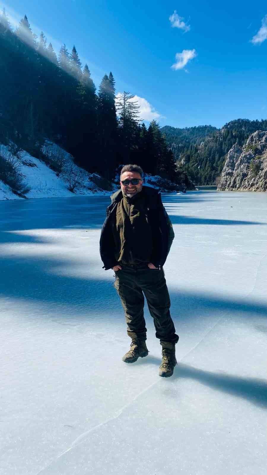 Akarsu ve göletler buz tuttu