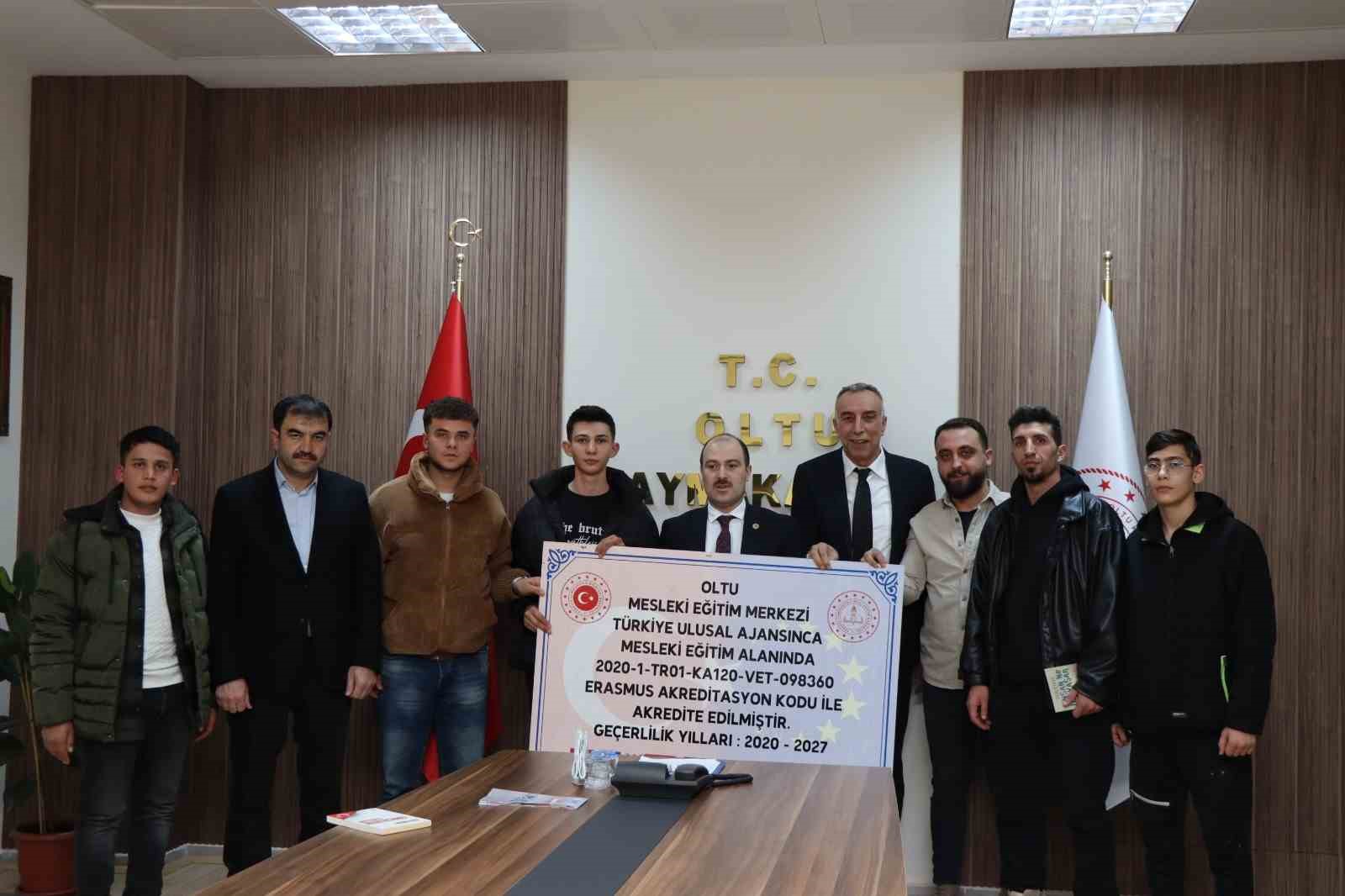 Erzurum’un Oltu ilçesinden 5 çırak Hollanda yolcusu