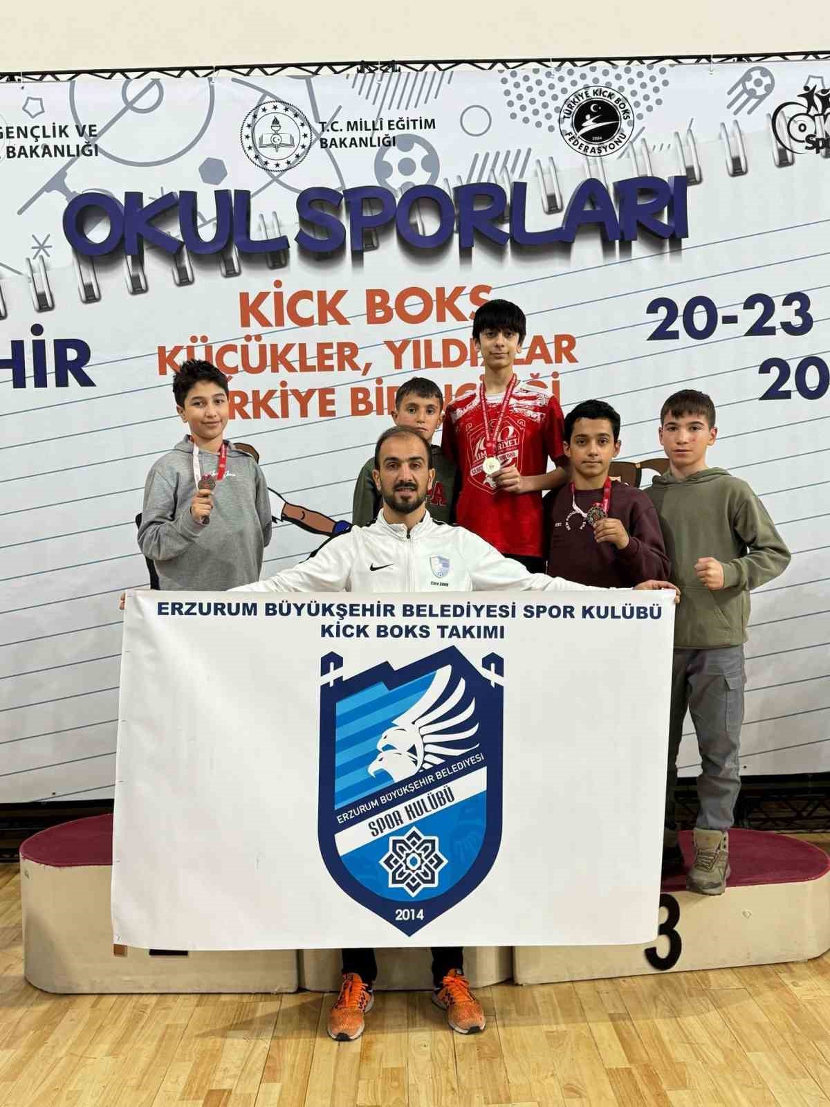 Erzurum&rsquo;un kicks boks başarısı
