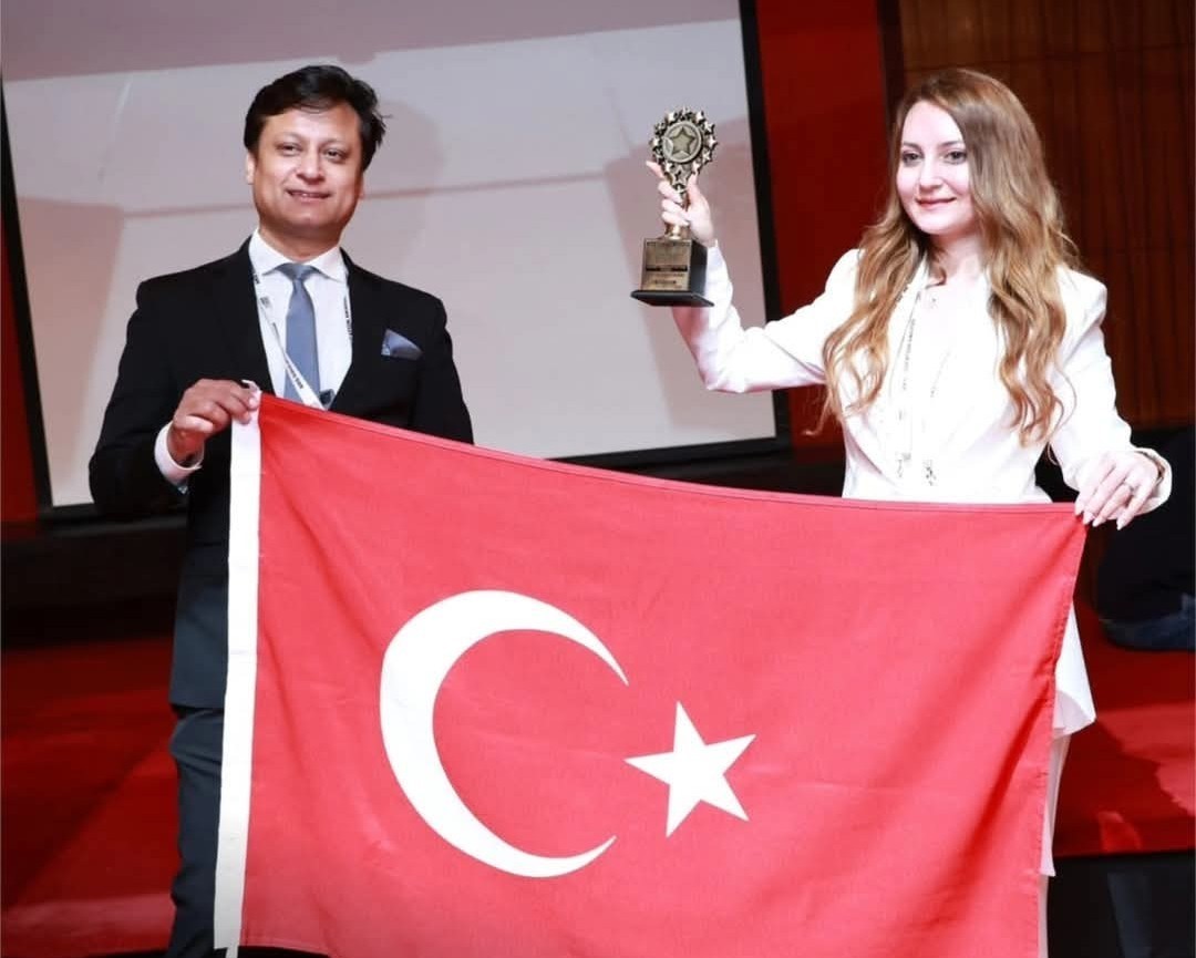 Denizli Gülsüm Öğretmen Küresel Eğitim Ödüllerine damga vurdu