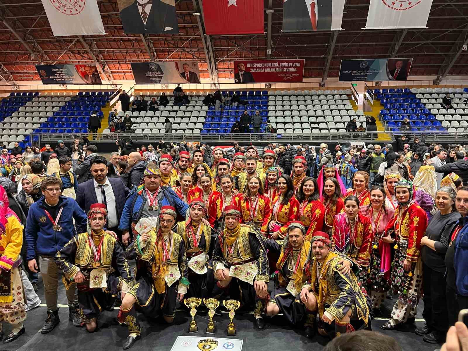 Çağdaş Spor Kulübü Halk Oyunları yarışmasında 3 dalda birinci oldu