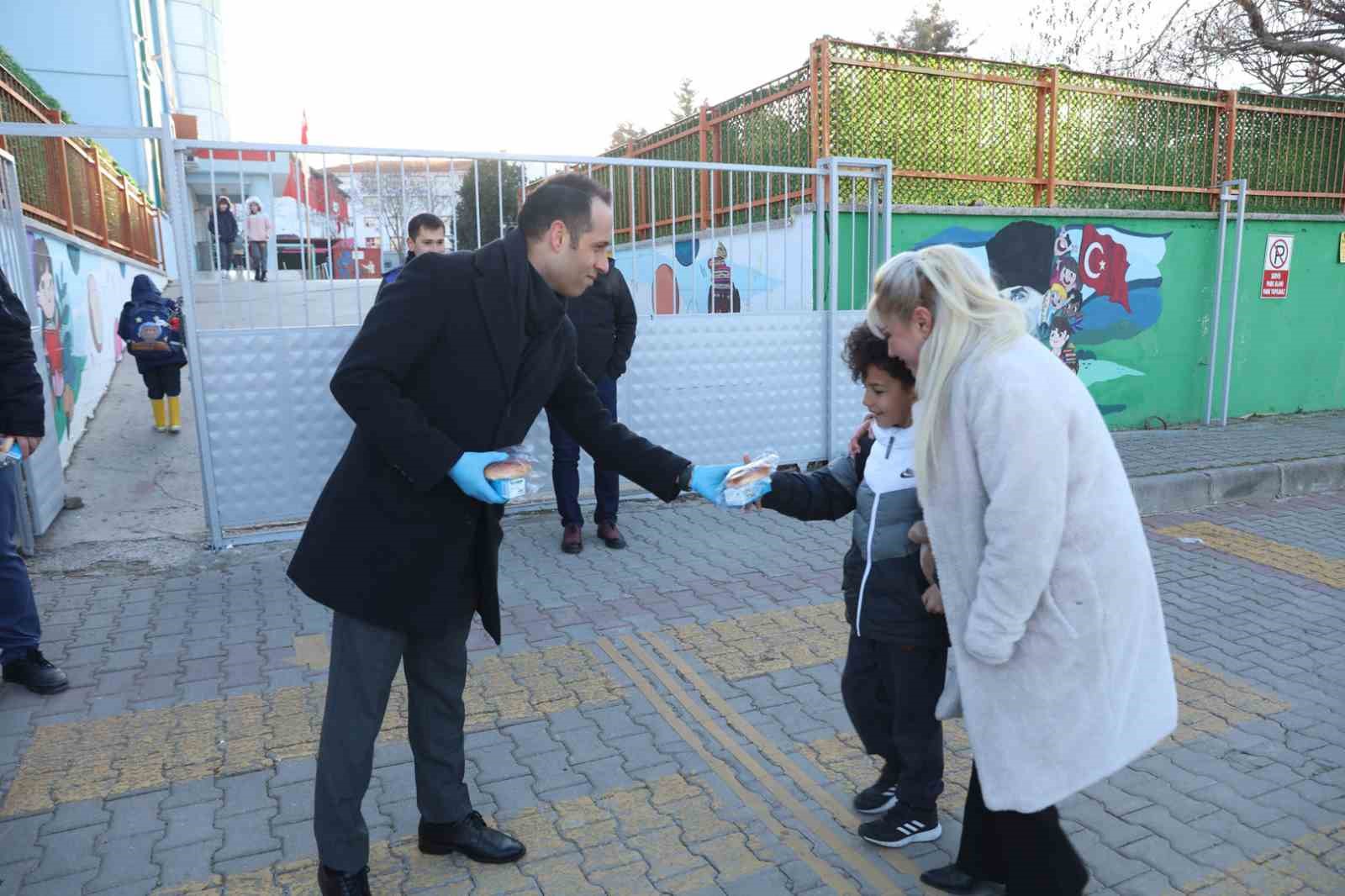 Güzelbahçe personelinden imece örneği
