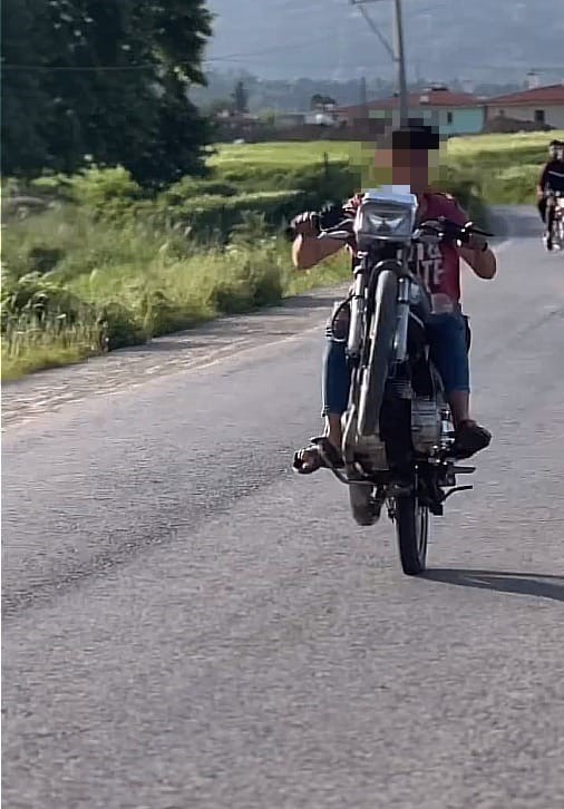 Tehlikeli motosiklet kullanan iki kişiye 10 bin lira ceza
