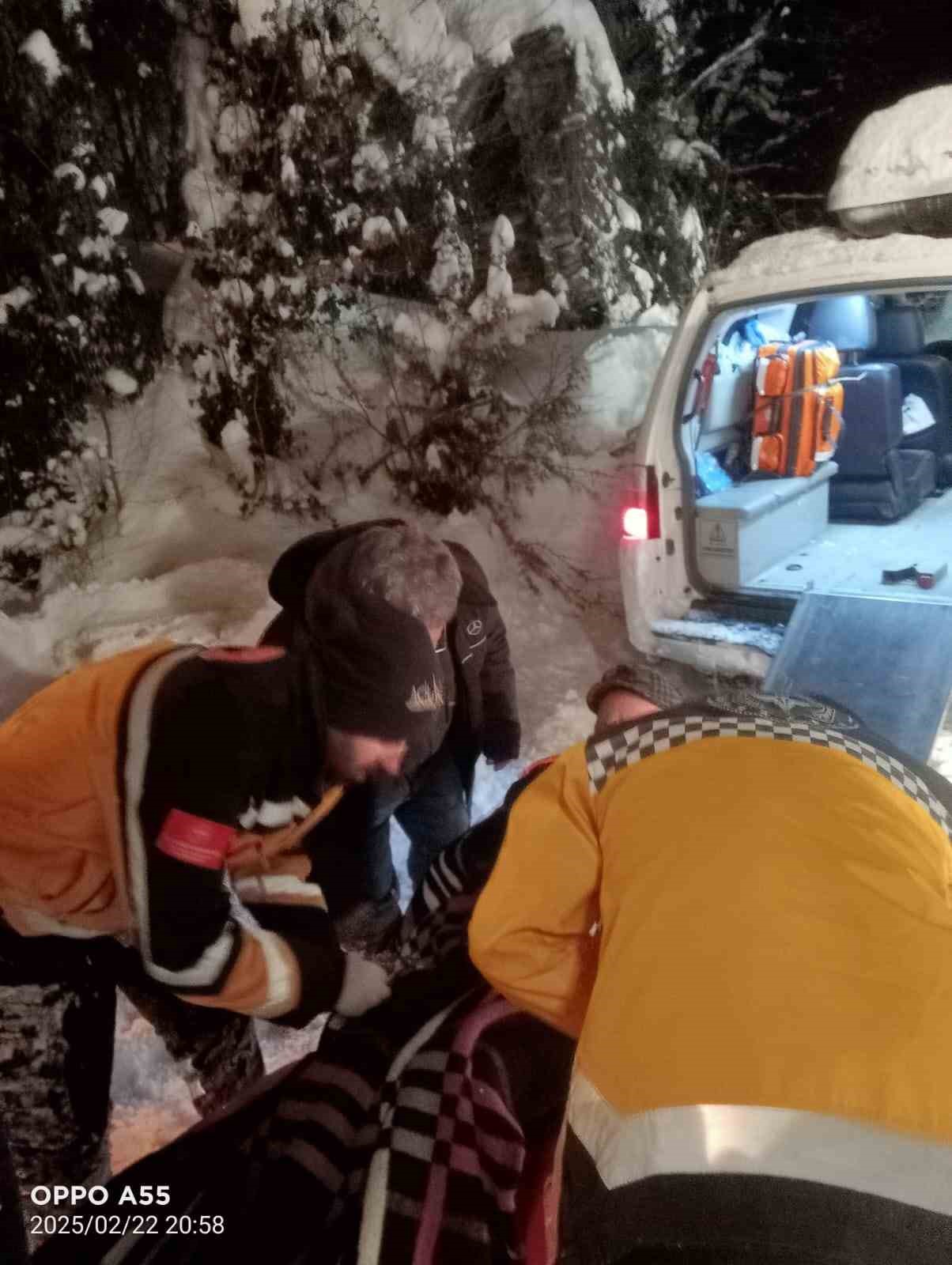 Sinop’ta ekipler 85 yaşındaki hasta için seferber oldu
