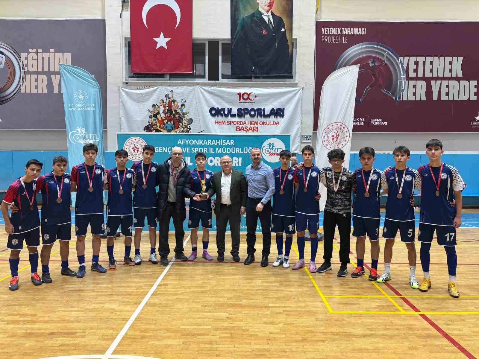 Okul Sporları Gen&ccedil; Erkekler Futsal M&uuml;sabakaları sona erdi
