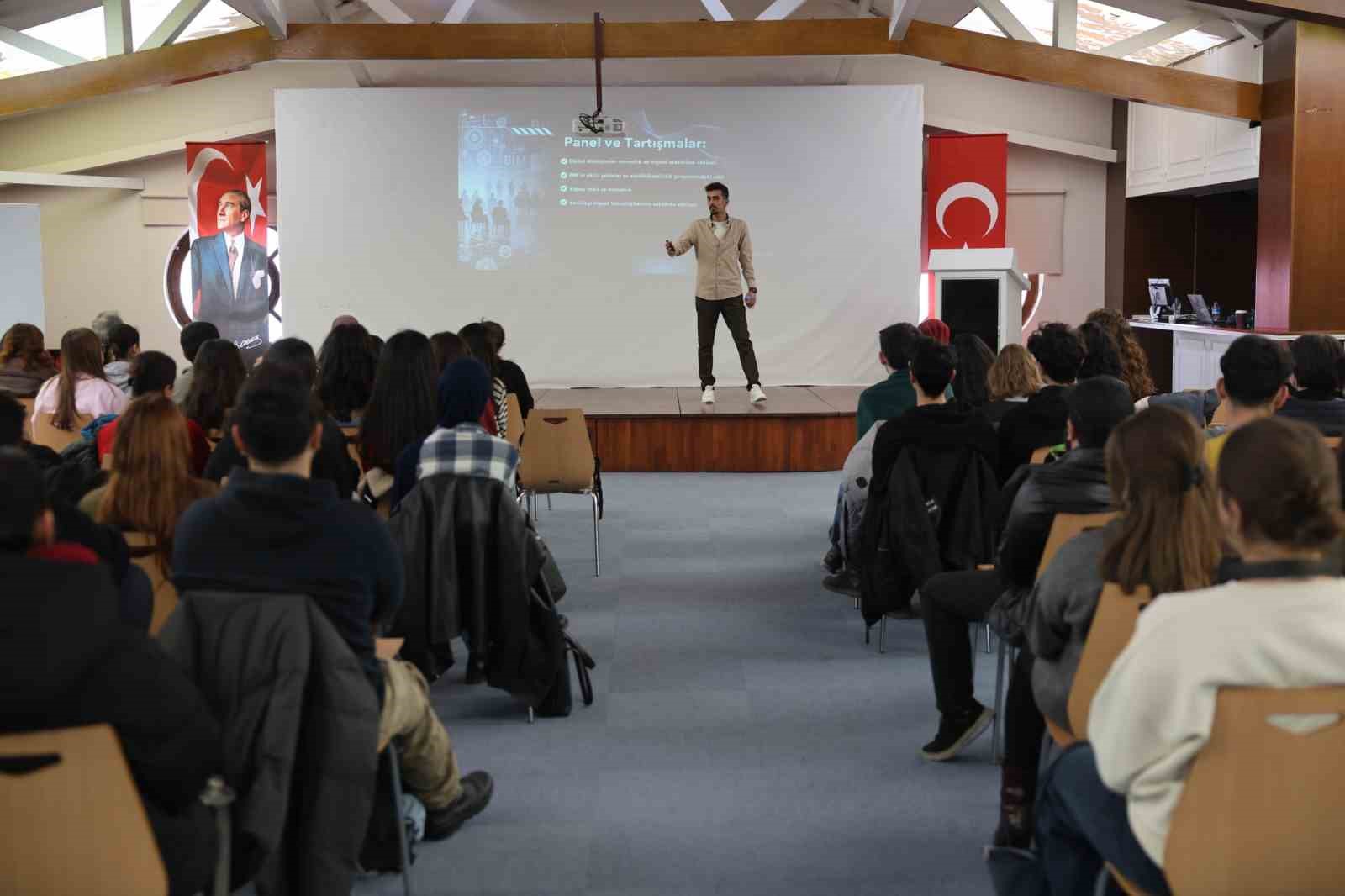 Mimarlık öğrencileri atölyede buluştu