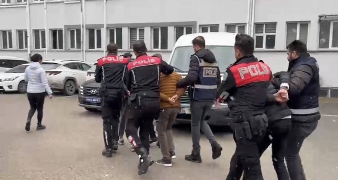 Bursa’da fuhuş çetesine darbe: 4 kişi tutuklandı