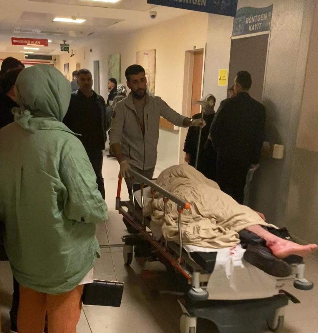 Kendisini bıçakla yaralayan şahsı kurşun yağmuruna tuttu