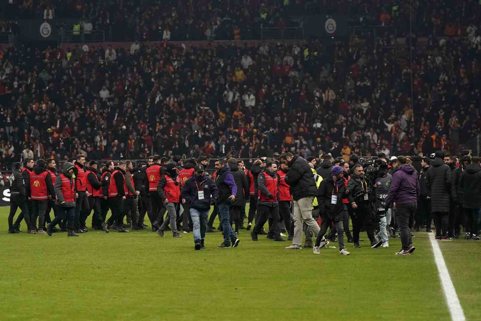 Trendyol Süper Lig: Galatasaray: 0 - Fenerbahçe: 0 (Maç sonucu)