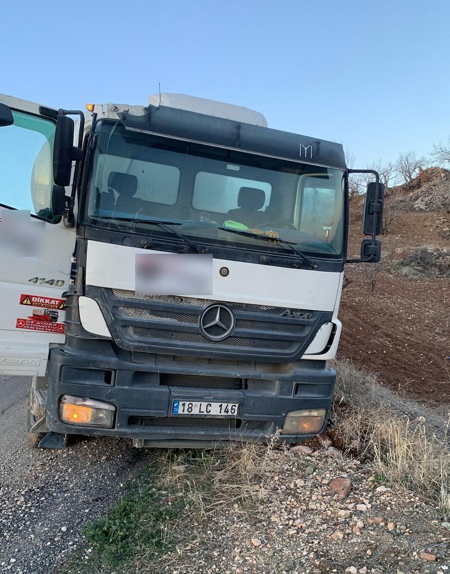 Freni boşalan mikser son anda durdu
