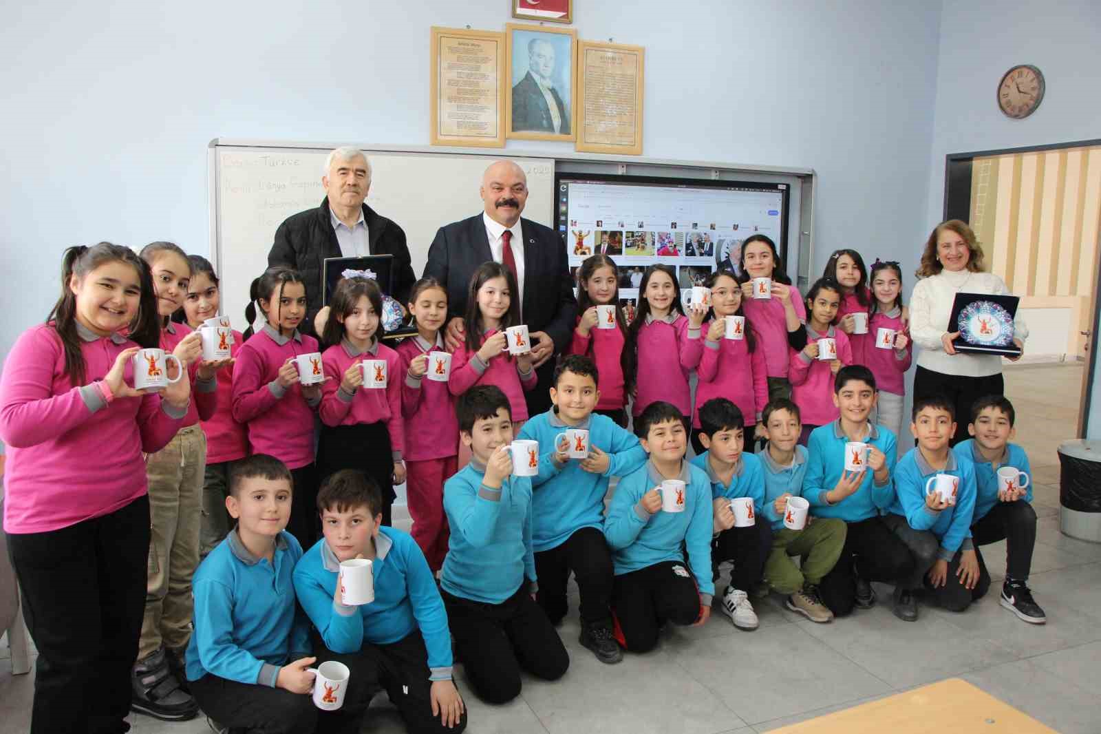 Eski Olimpiyat Şampiyonu Mahmut Demir: "Milyon dolarlık teklifleri T&uuml;rkiye i&ccedil;in reddettim"
