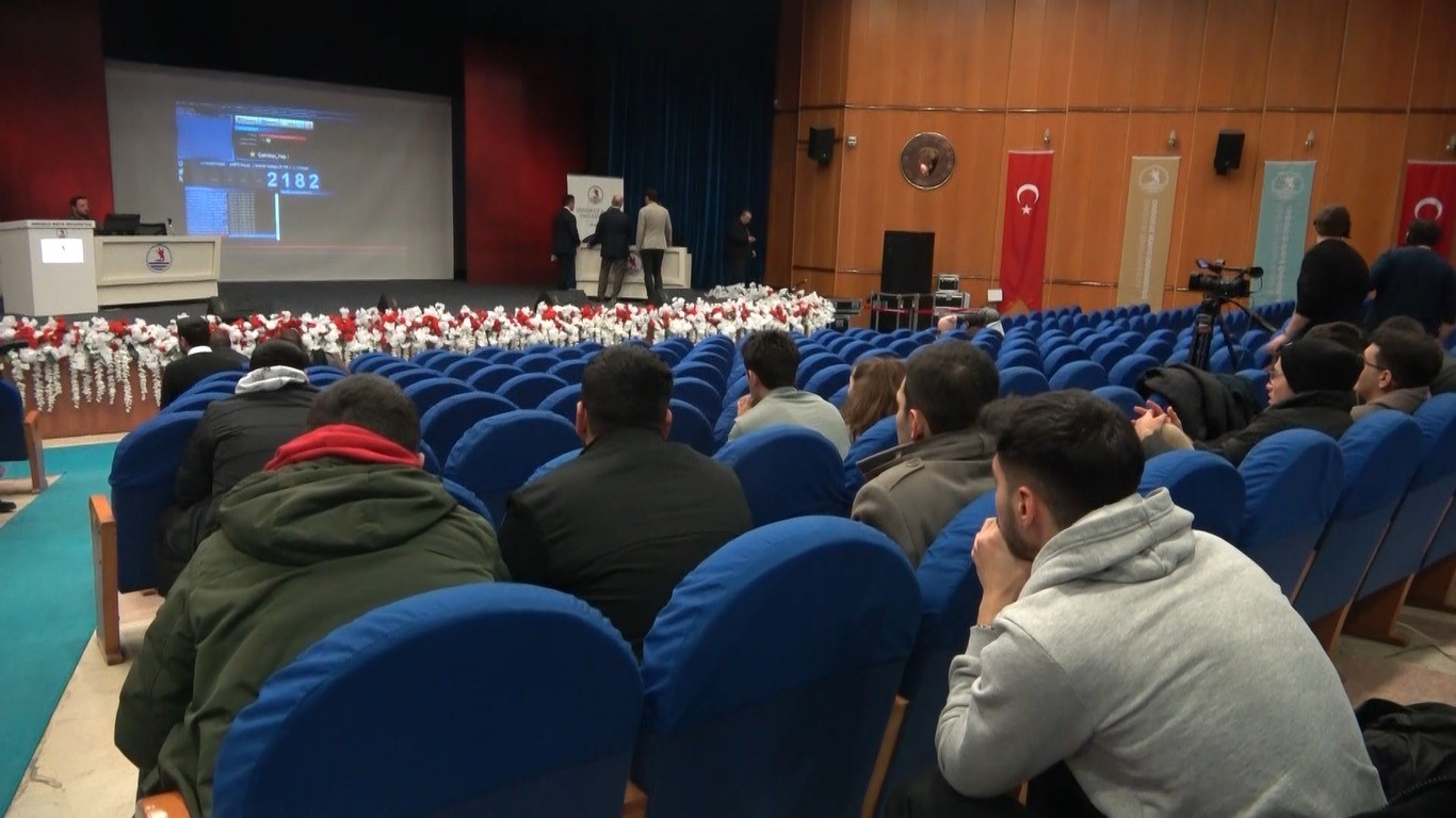 OM&Uuml;&rsquo;de istihdam edilecek &ouml;ğrencilerin kura heyecanı: Bin 613 &ouml;ğrenci işe alınacak
