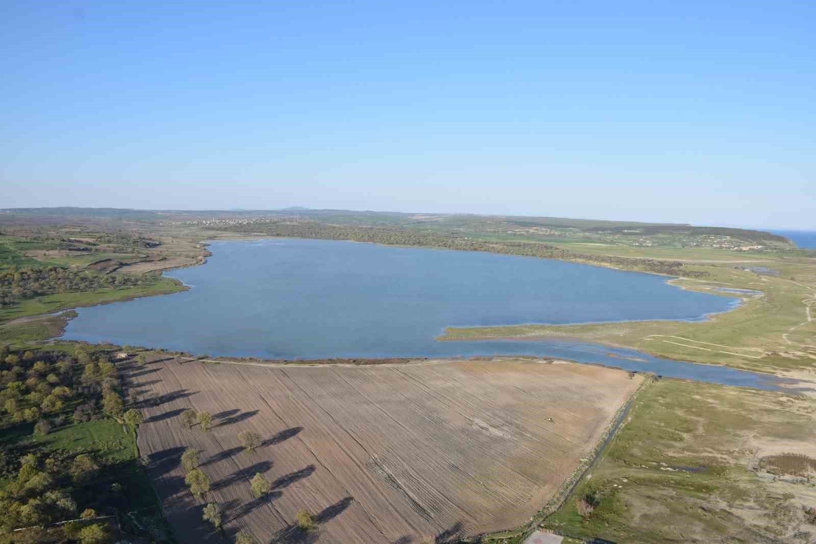 Enez’de kuruyarak beyaza bürünen gölet eski görüntüsüne kavuştu